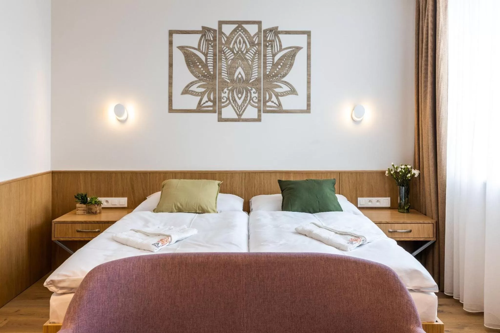 Photo of the whole room, Bed in RAJ zdravia