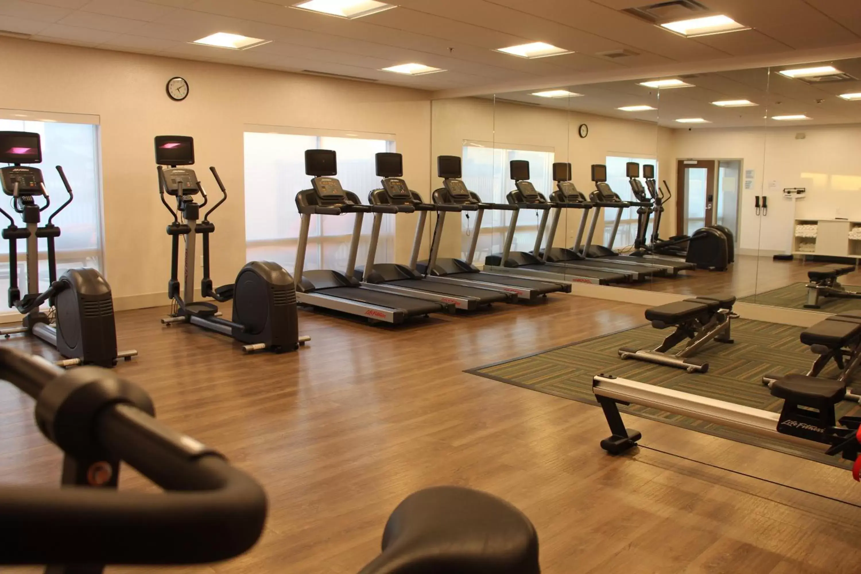 Fitness centre/facilities, Fitness Center/Facilities in Holiday Inn Express & Suites - Phoenix - Airport North, an IHG Hotel