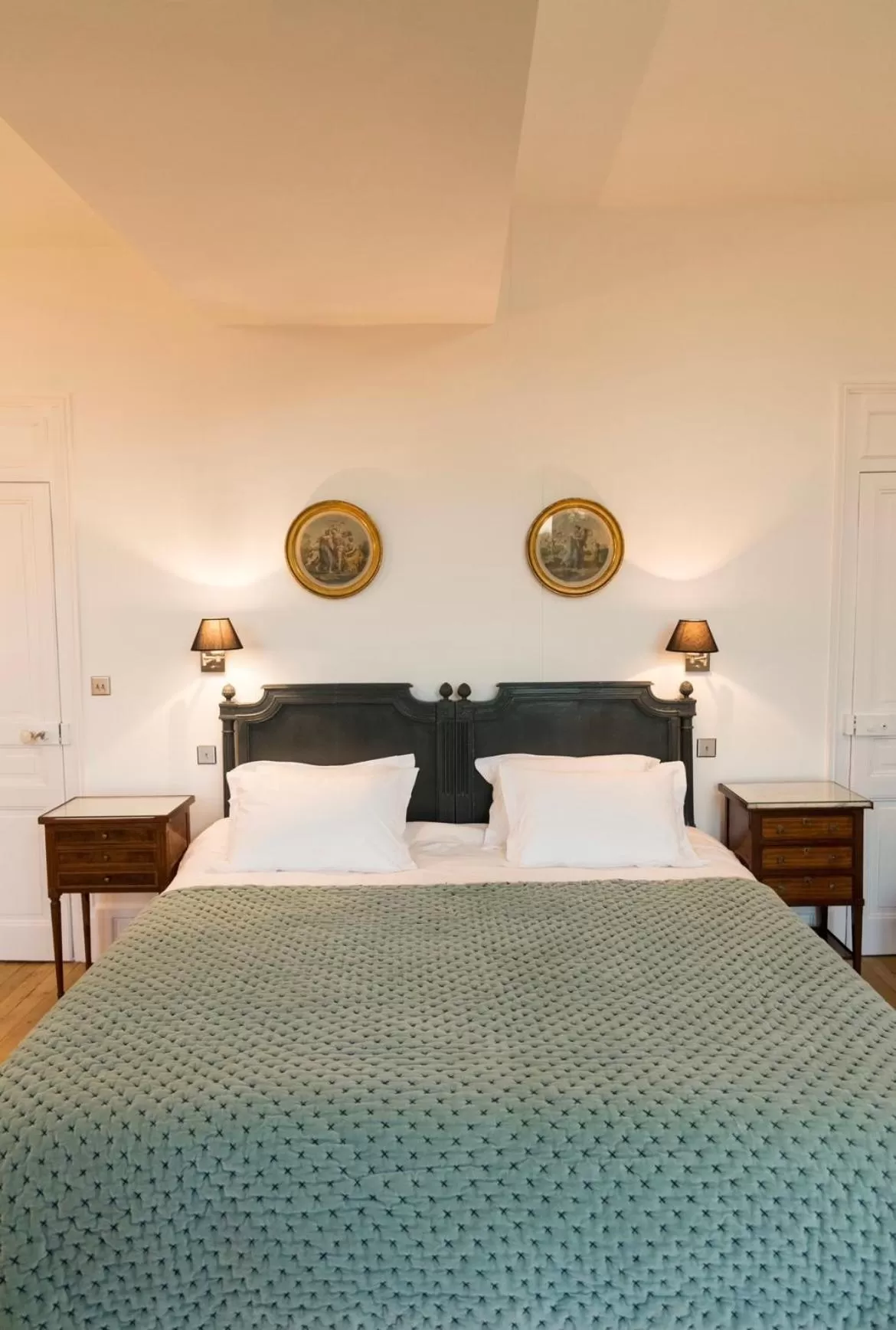 Bed in Château du Rondon