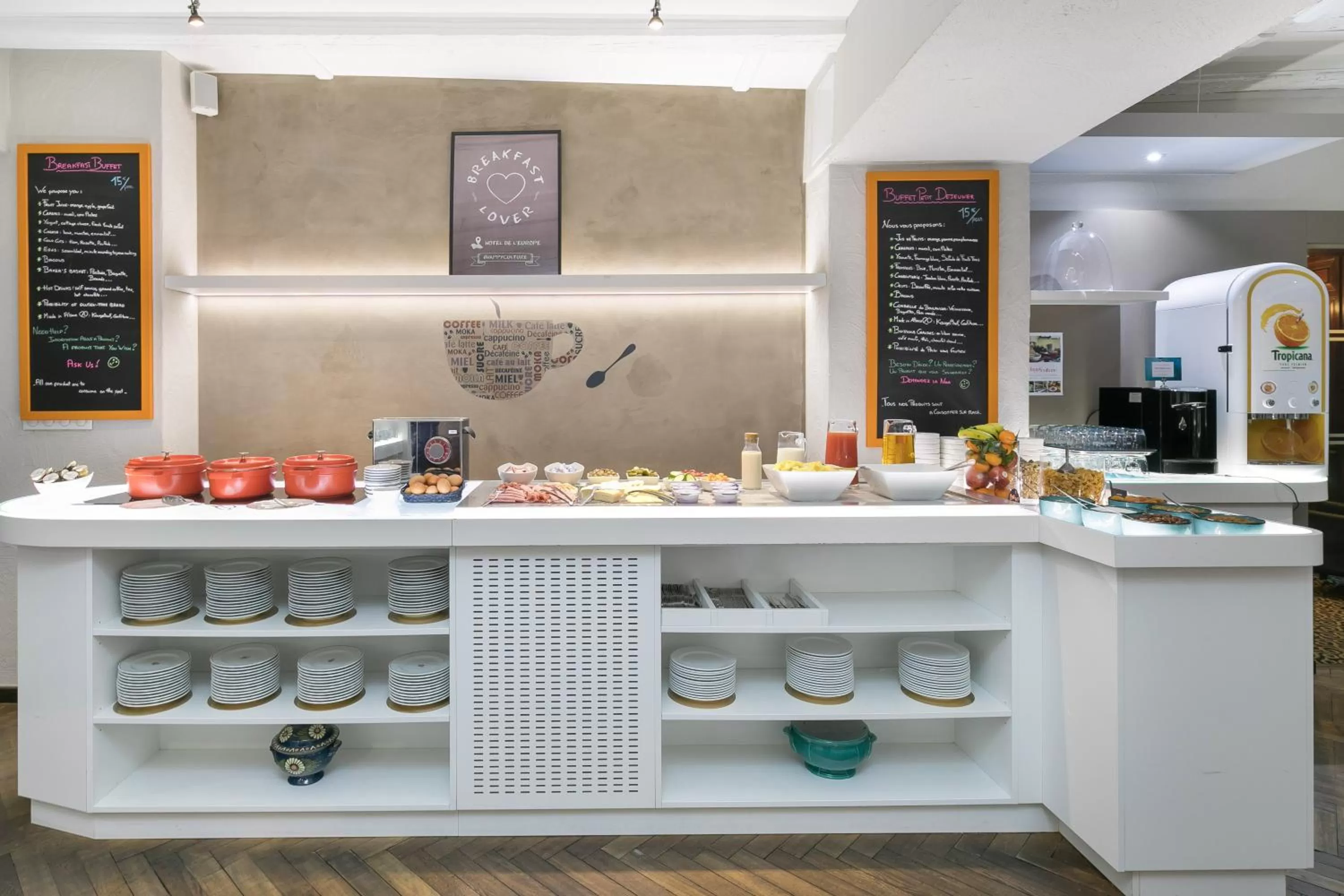 Buffet breakfast in Hôtel de l'Europe by HappyCulture