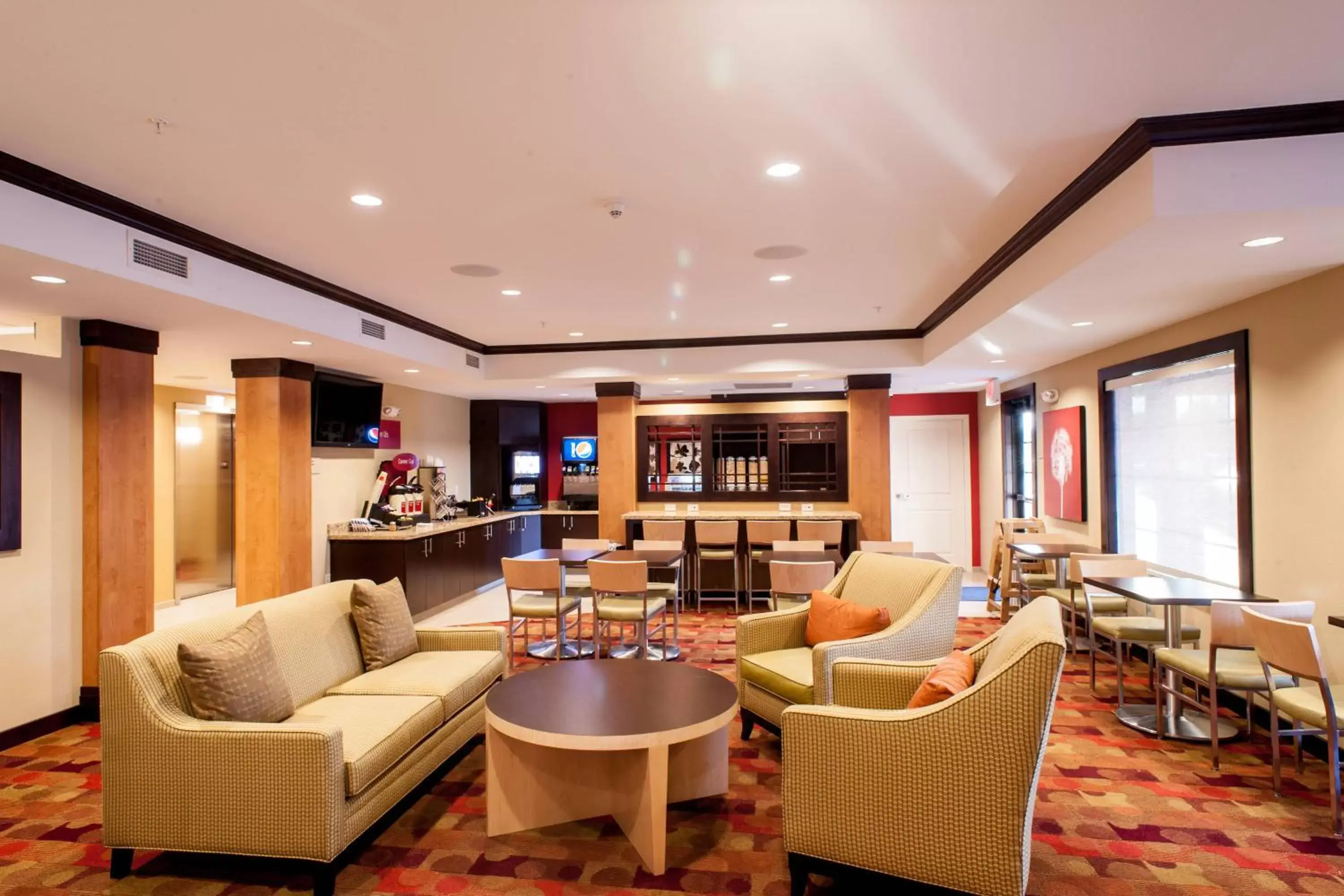 Breakfast, Lounge/Bar in TownePlace Suites by Marriott Roswell