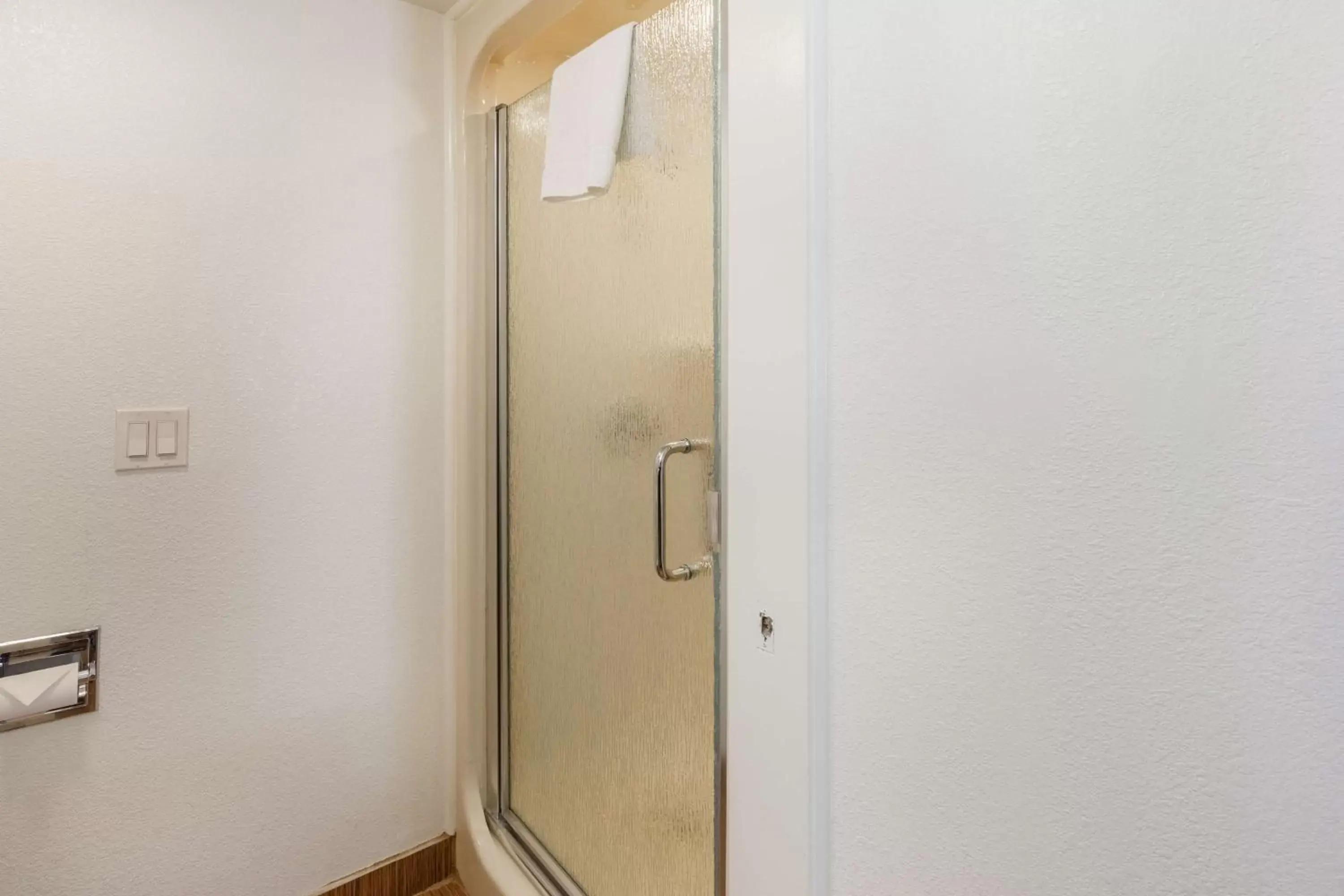 Photo of the whole room, Bathroom in Motel 6-Auburn, CA