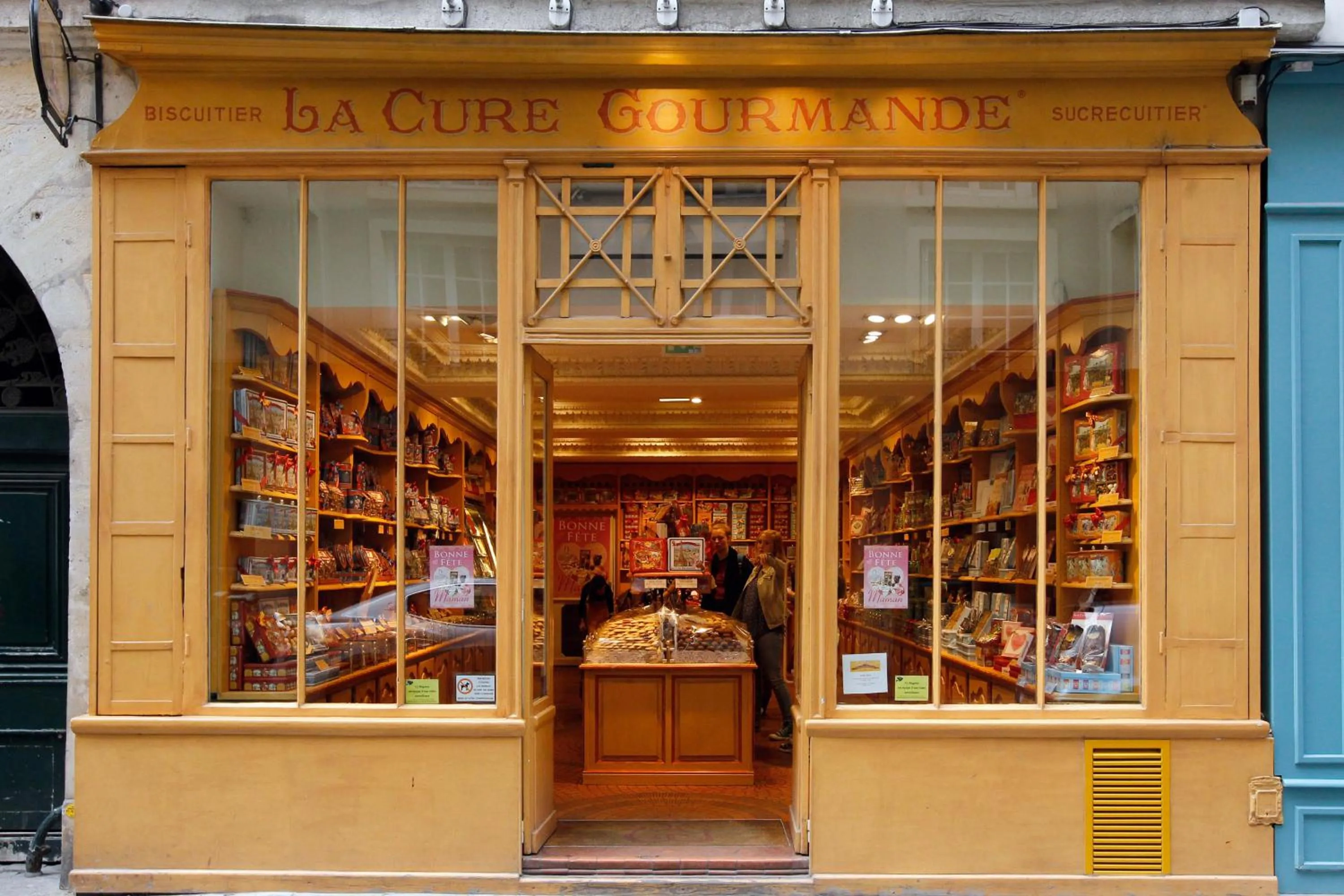 Facade/entrance in Hotel des Deux-Iles - Notre-Dame
