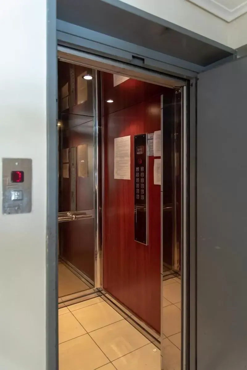 elevator in Athenian home