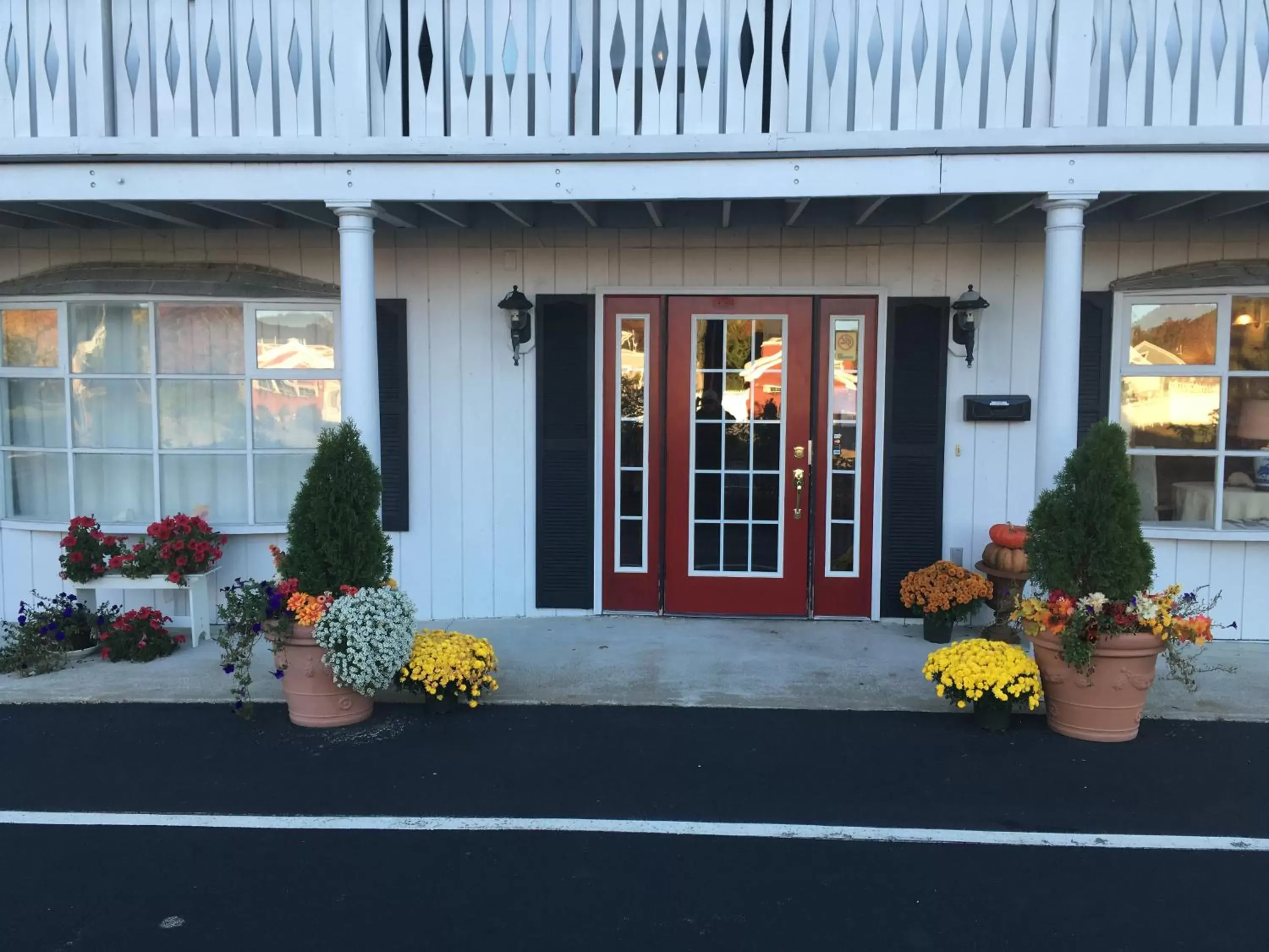 Facade/entrance in The Beach Rose Inn Facade/entrance in The Beach Rose Inn