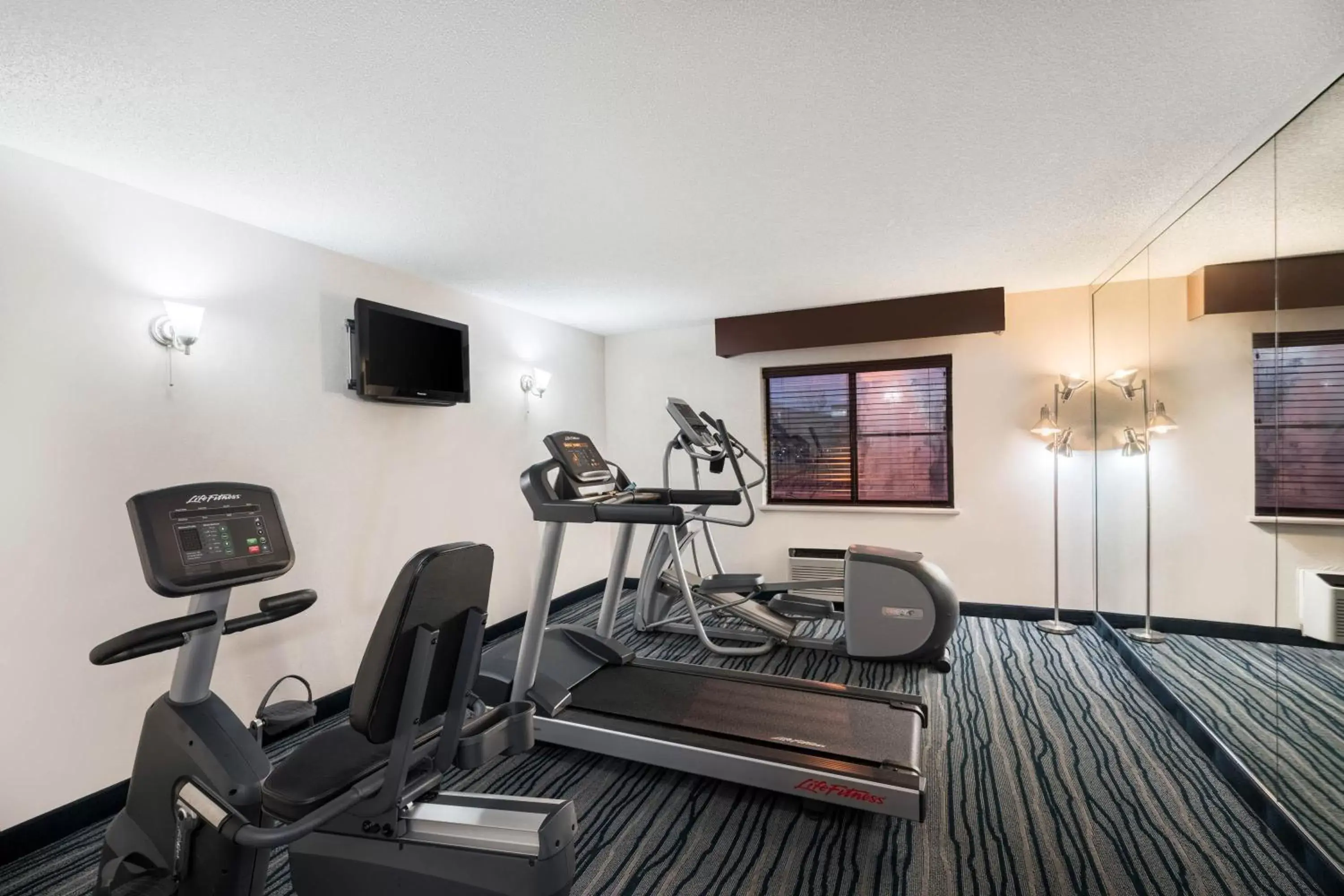 Fitness centre/facilities, Fitness Center/Facilities in Comfort Inn & Suites