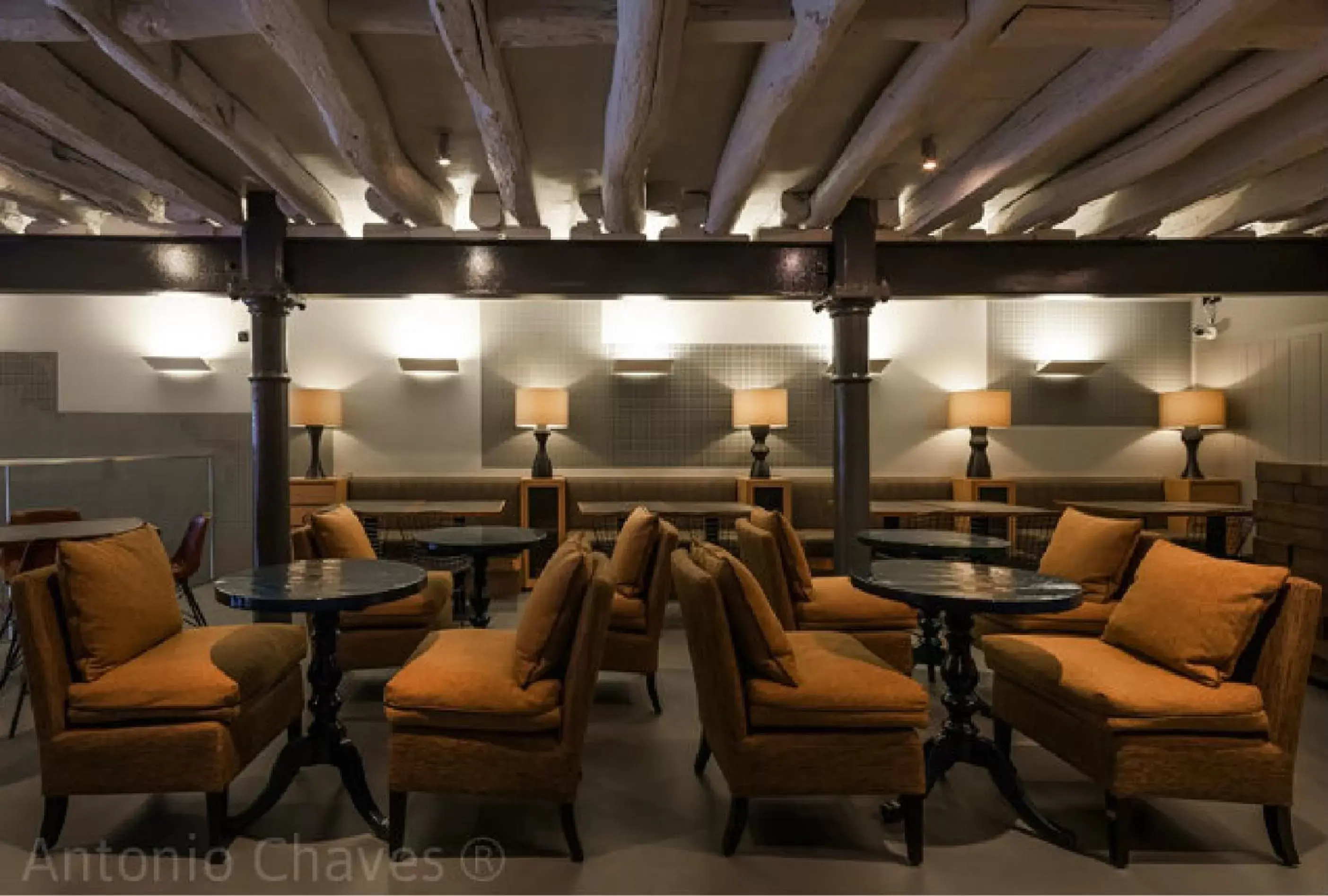 Lounge or bar in Descobertas Boutique Hotel Porto