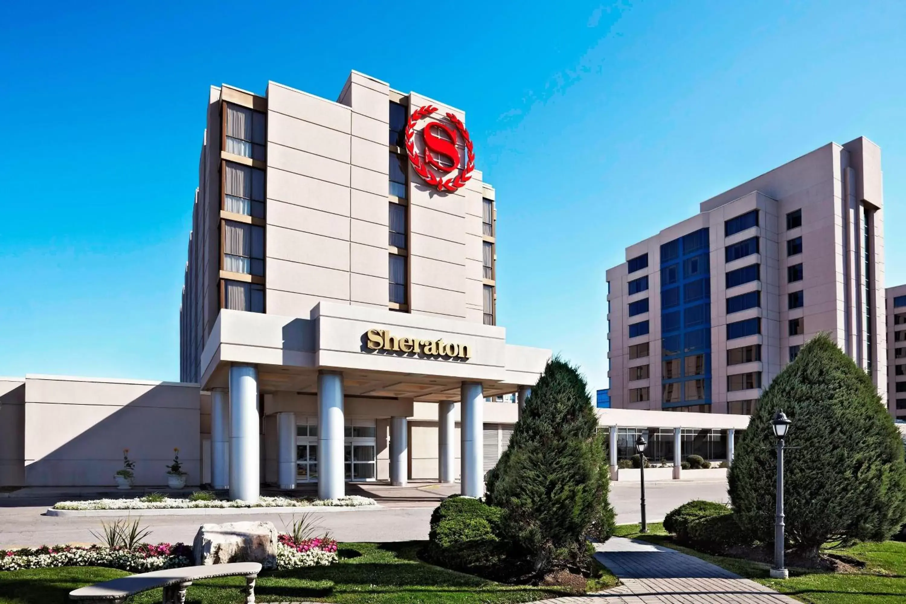 Property Building in Sheraton Parkway Toronto North Hotel & Suites