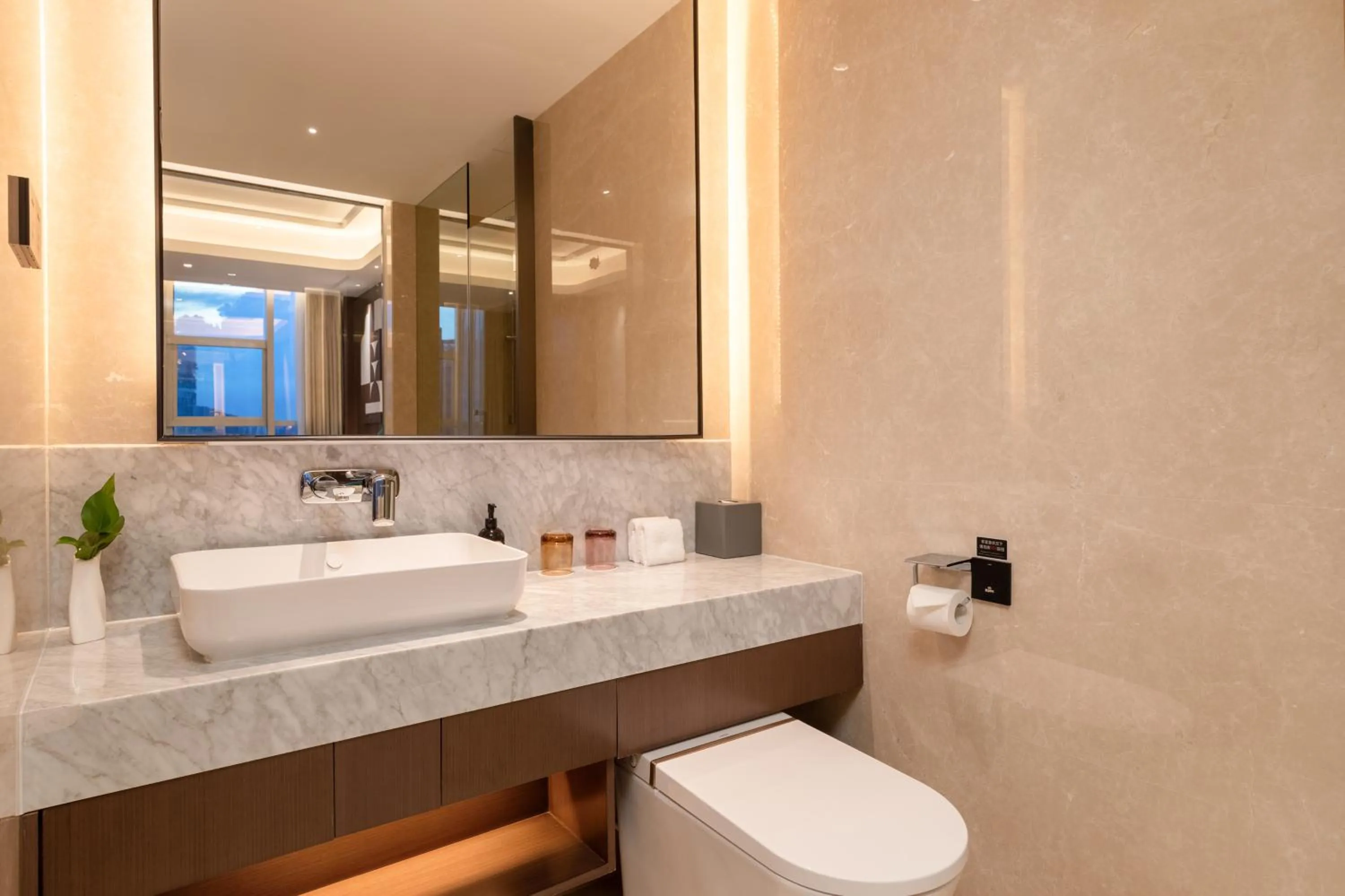 Honder International Hotel - Free shuttle bus between hotel and exhibition center during Canton Fair period