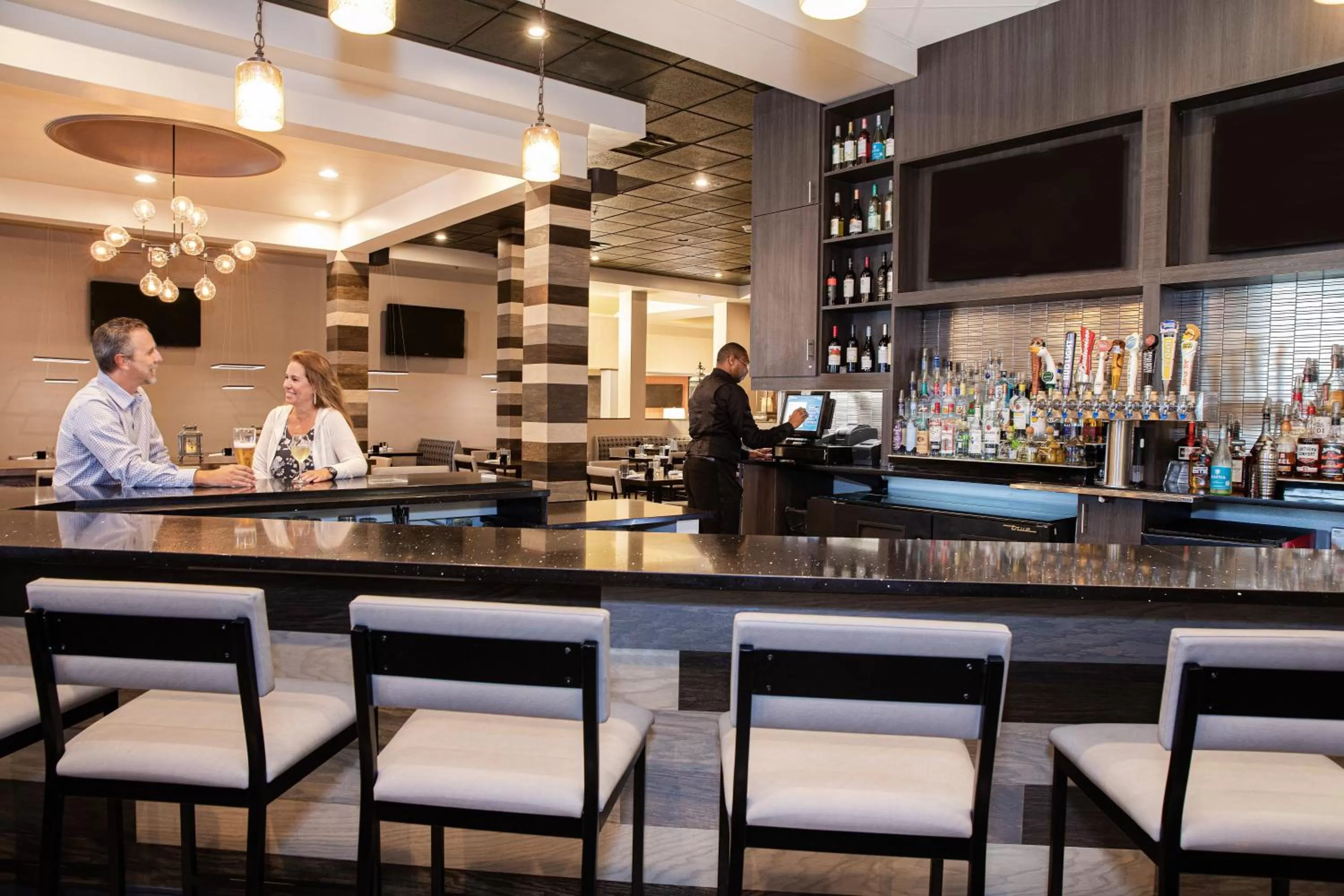 Lounge or bar in Holiday Inn St. Louis Airport West Earth City by IHG
