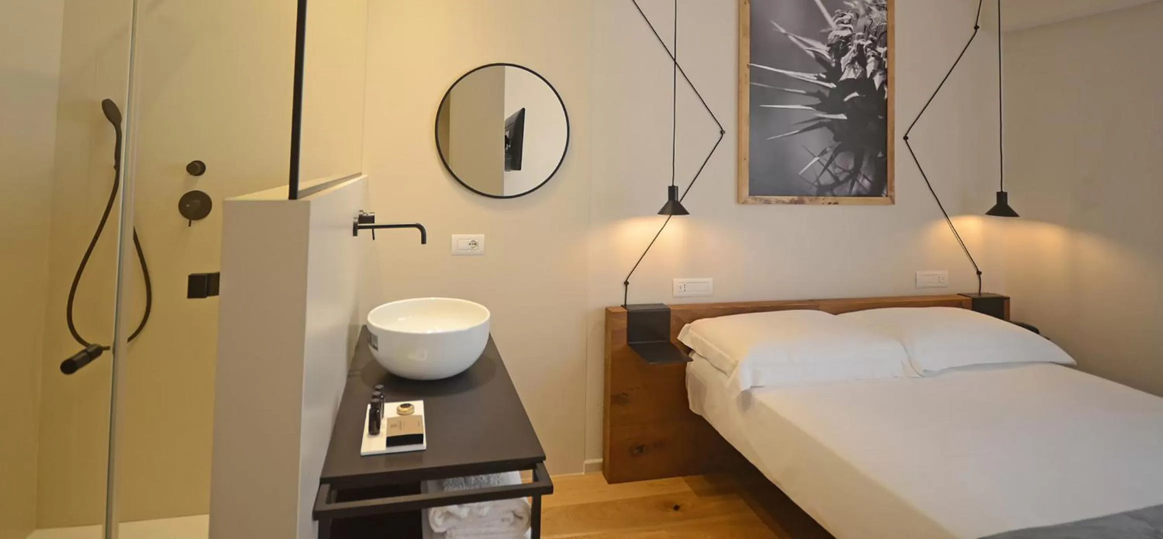 Bathroom, Bed in Albergo Centrale