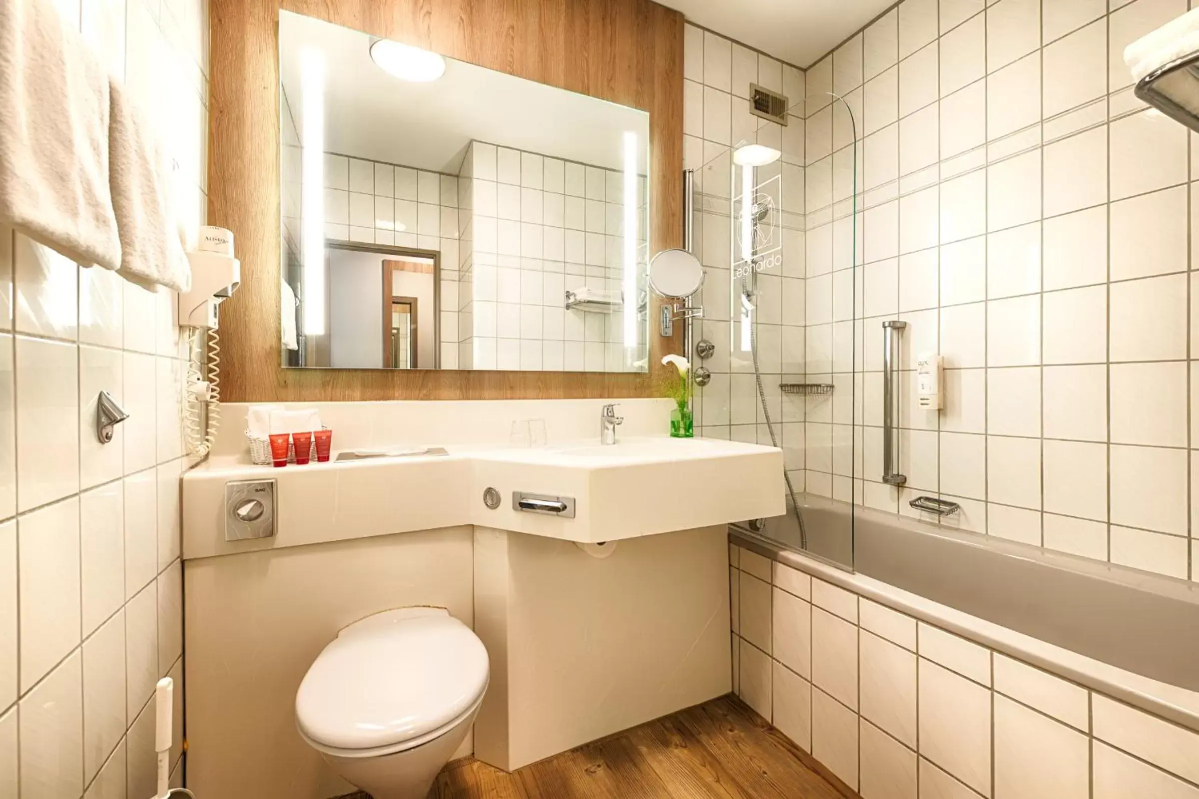 Bathroom in Leonardo Hotel Wolfsburg City Center