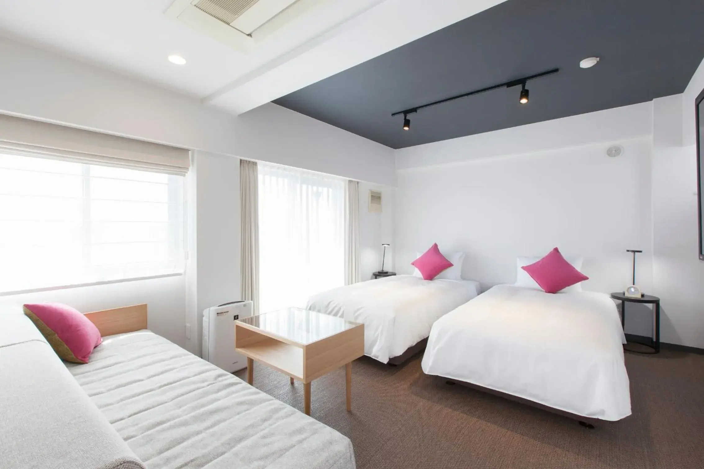 Photo of the whole room, Bed in Tokyu Stay Meguro Yutenji