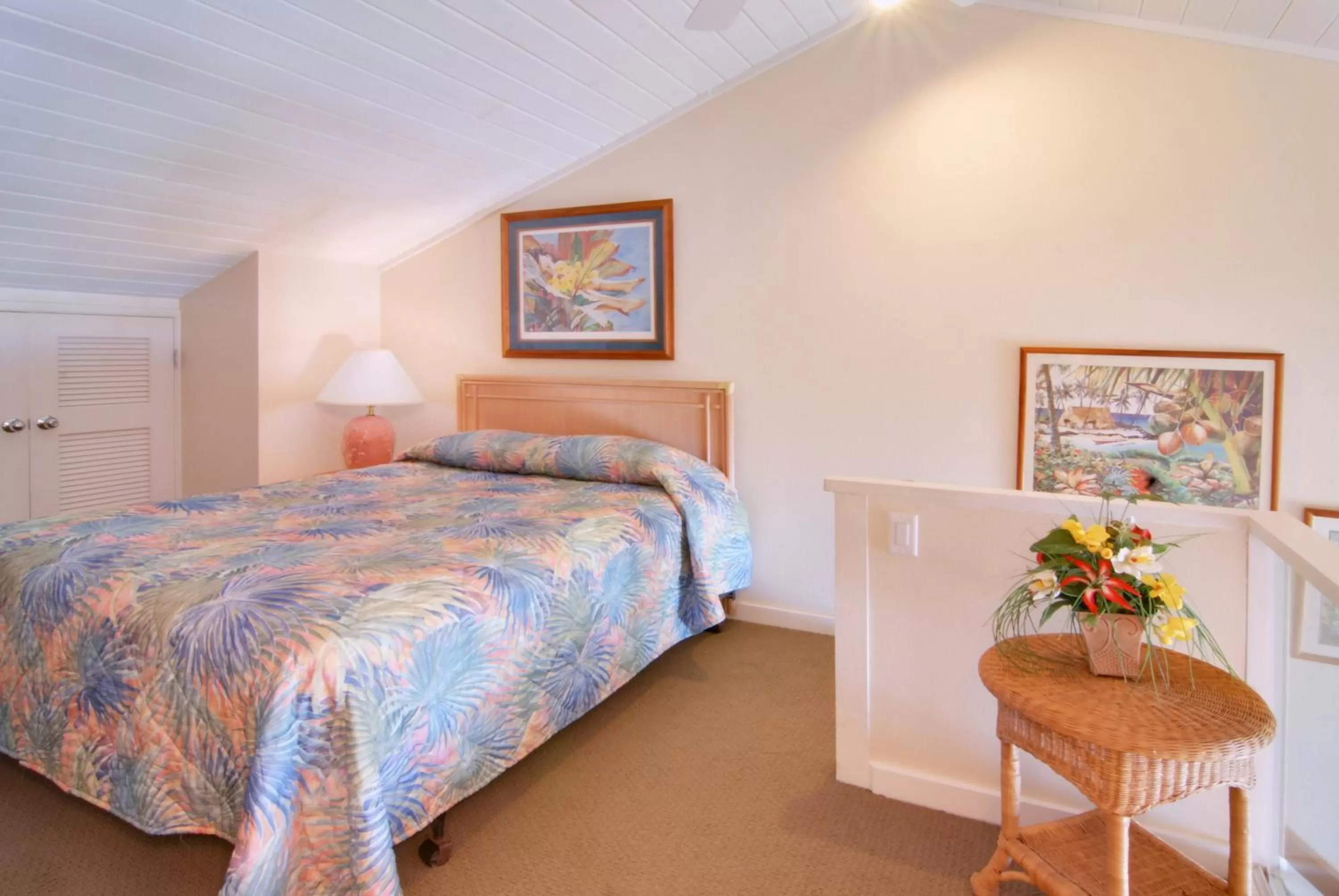 Bedroom, Bed in Napili Sunset Beach Front Resort