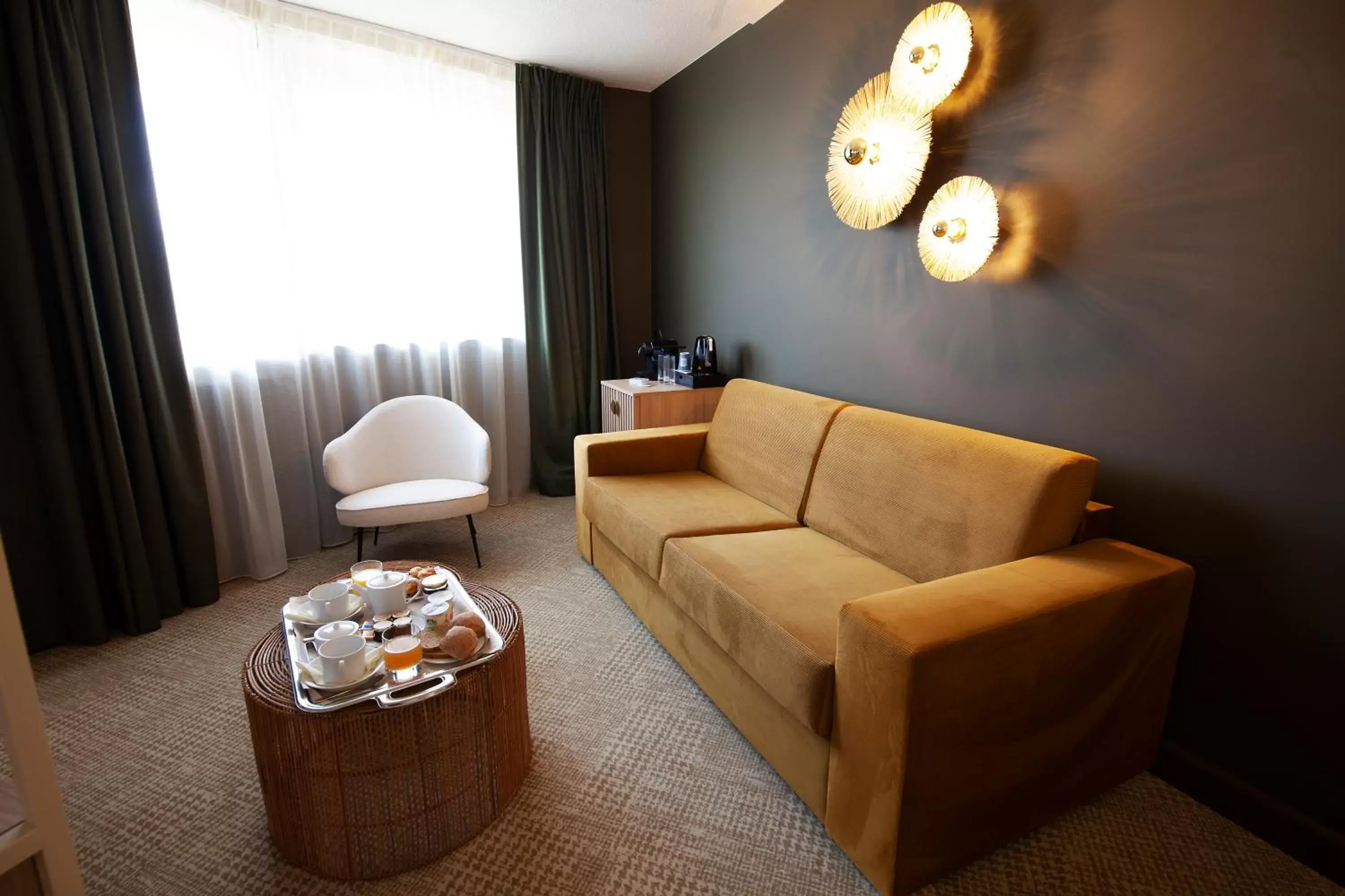 Property building, Seating Area in Kyriad Prestige Hotel Clermont-Ferrand