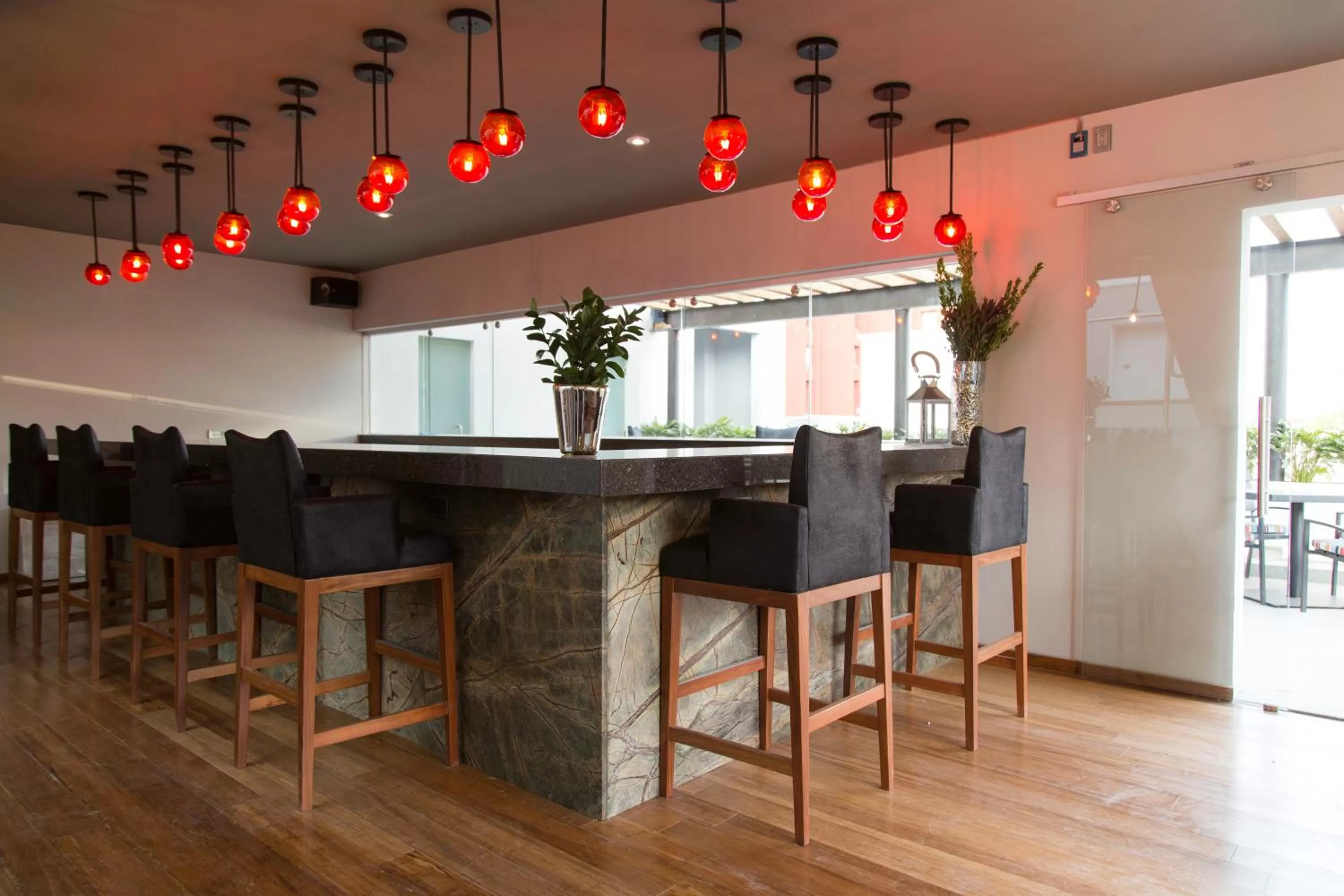 Restaurant/places to eat in Hotel Love It CAS Consulado