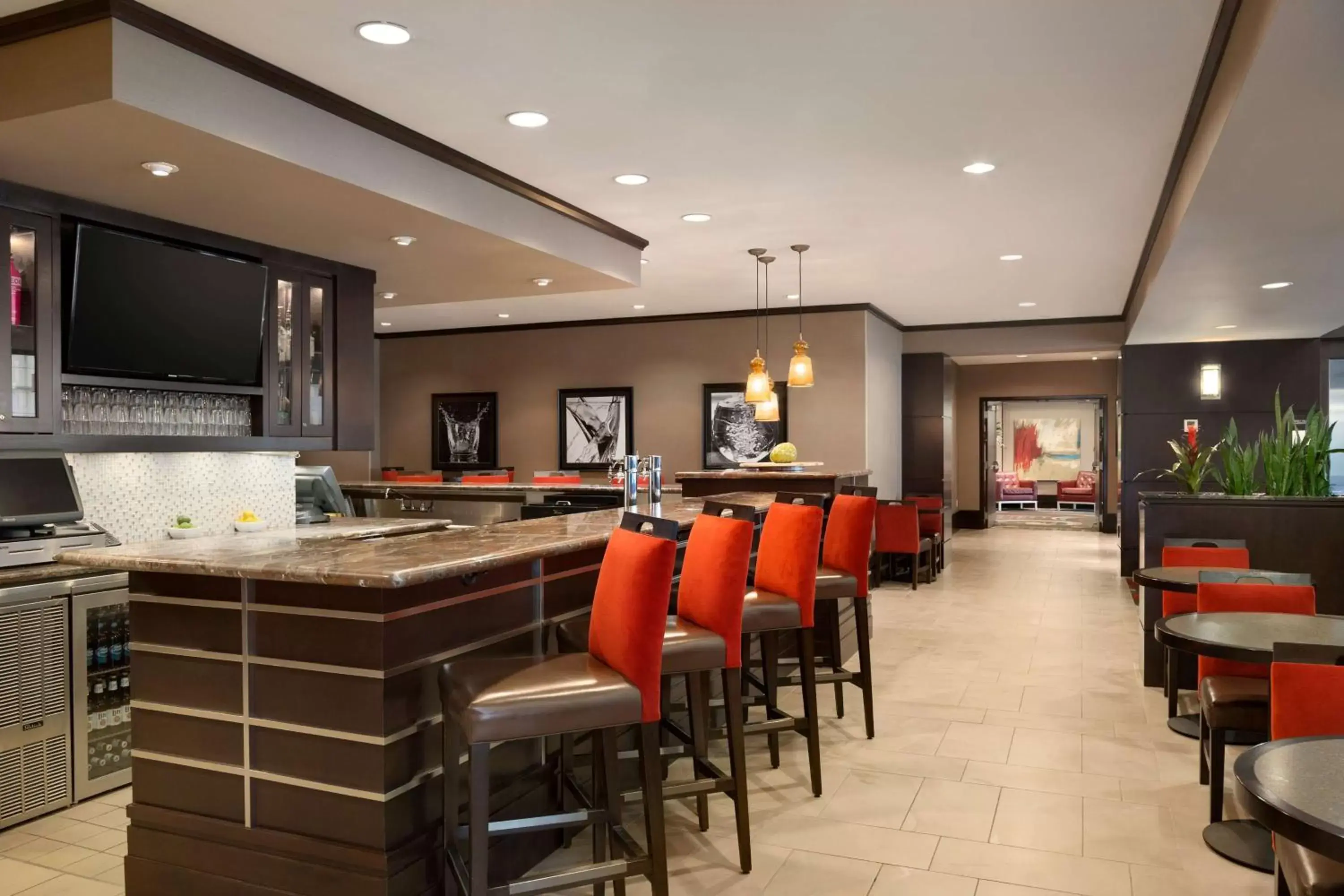 Lounge or bar, Restaurant/Places to Eat in Hilton Garden Inn Houston NW America Plaza
