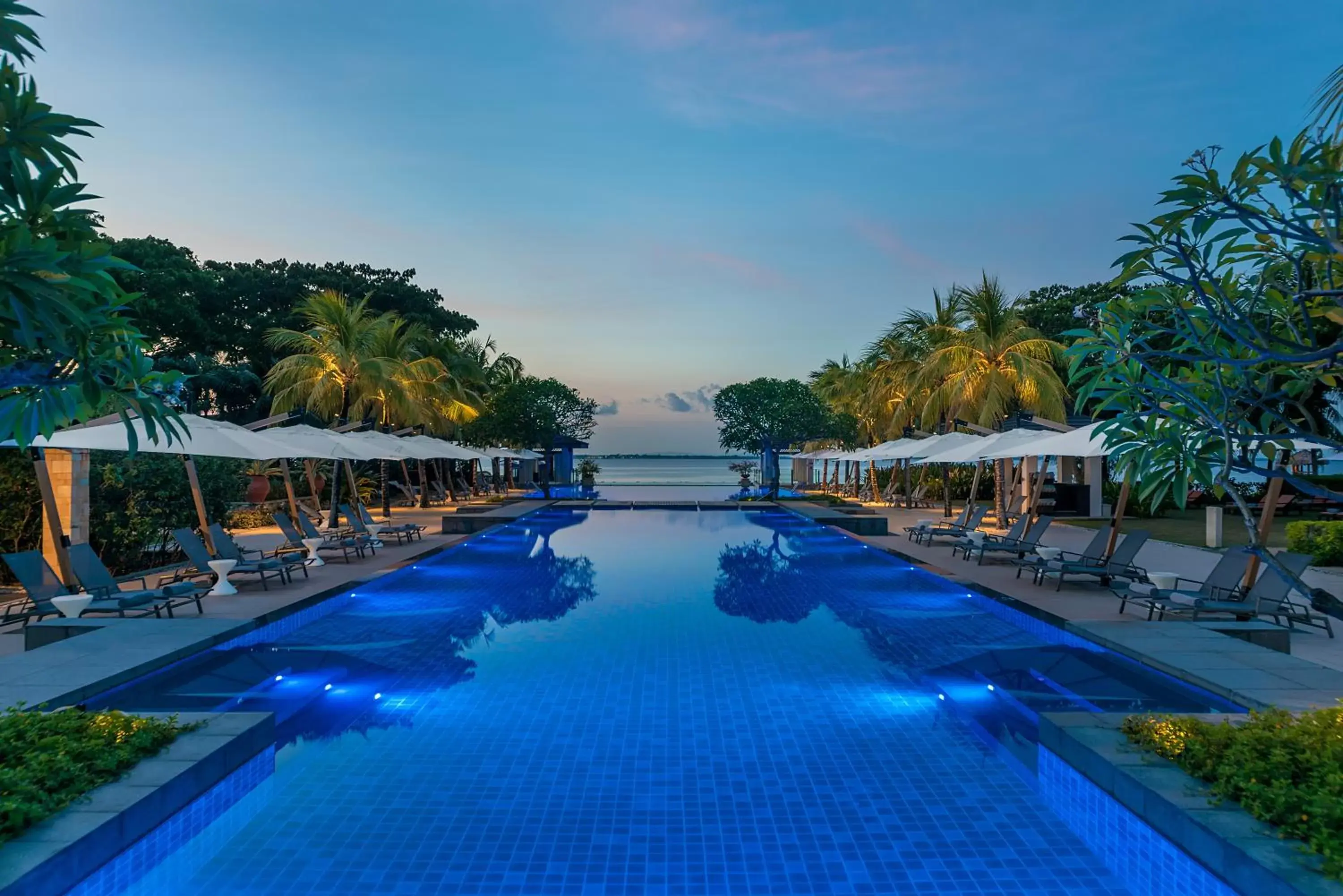 Swimming Pool in Crimson Resort and Spa - Mactan Island, Cebu