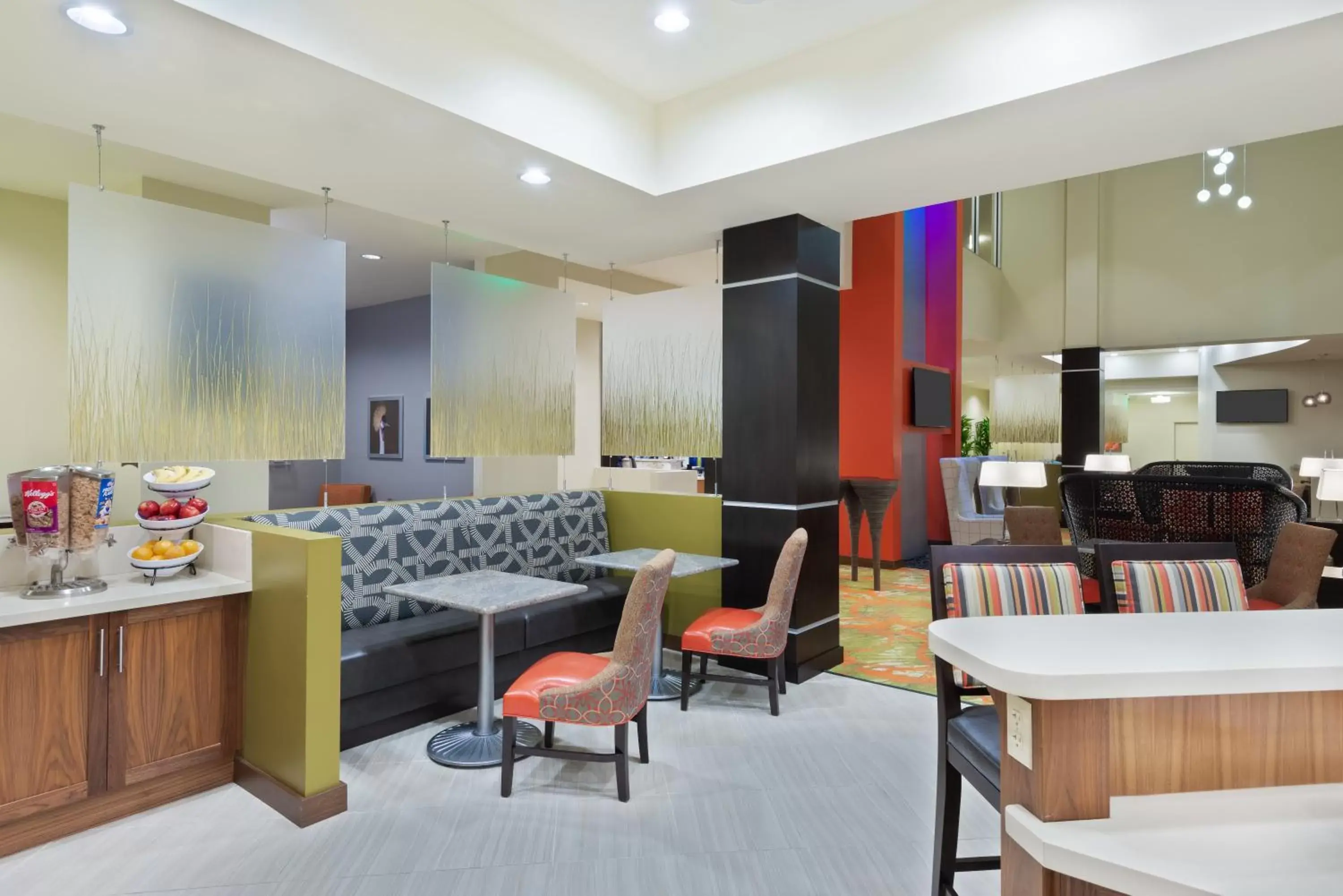Breakfast, Restaurant/Places to Eat in Staybridge Suites - Miami International Airport, an IHG Hotel