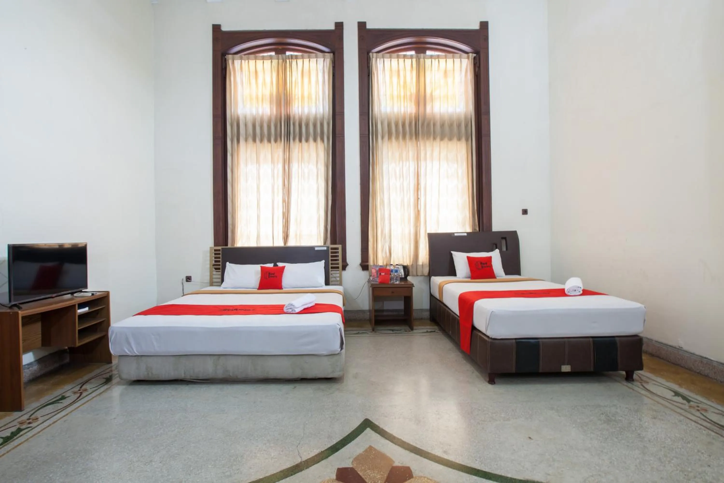 Bedroom, Bed in RedDoorz @ Lawang