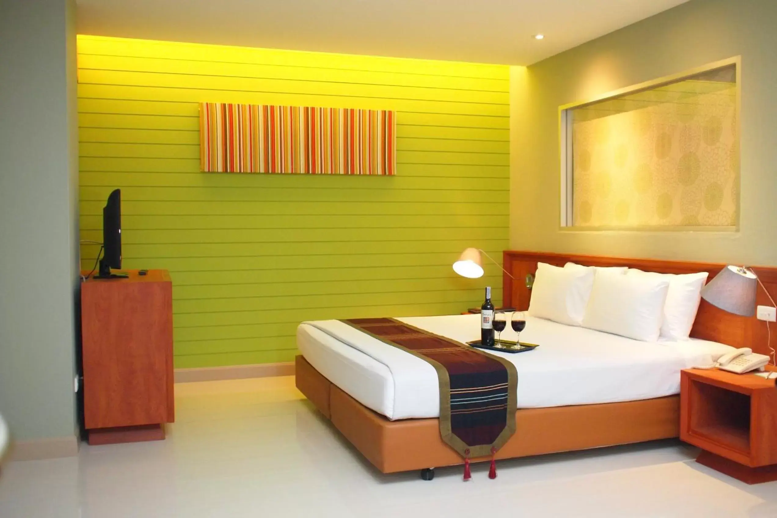 Bedroom, Bed in Long Beach Cha-Am Hotel Bedroom, Bed in Long Beach Cha-Am Hotel