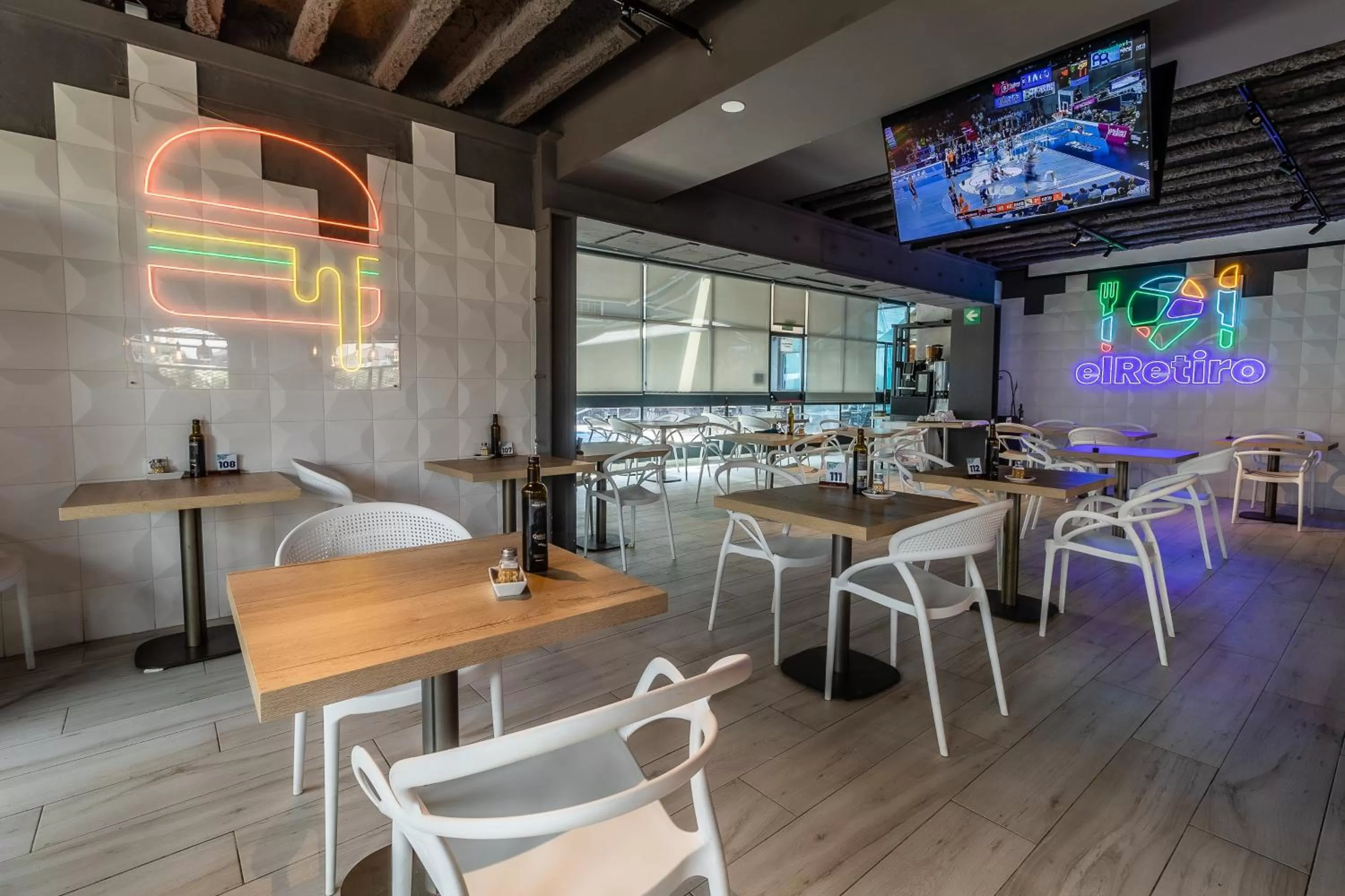 Restaurant/places to eat in Hotelet elRetiro