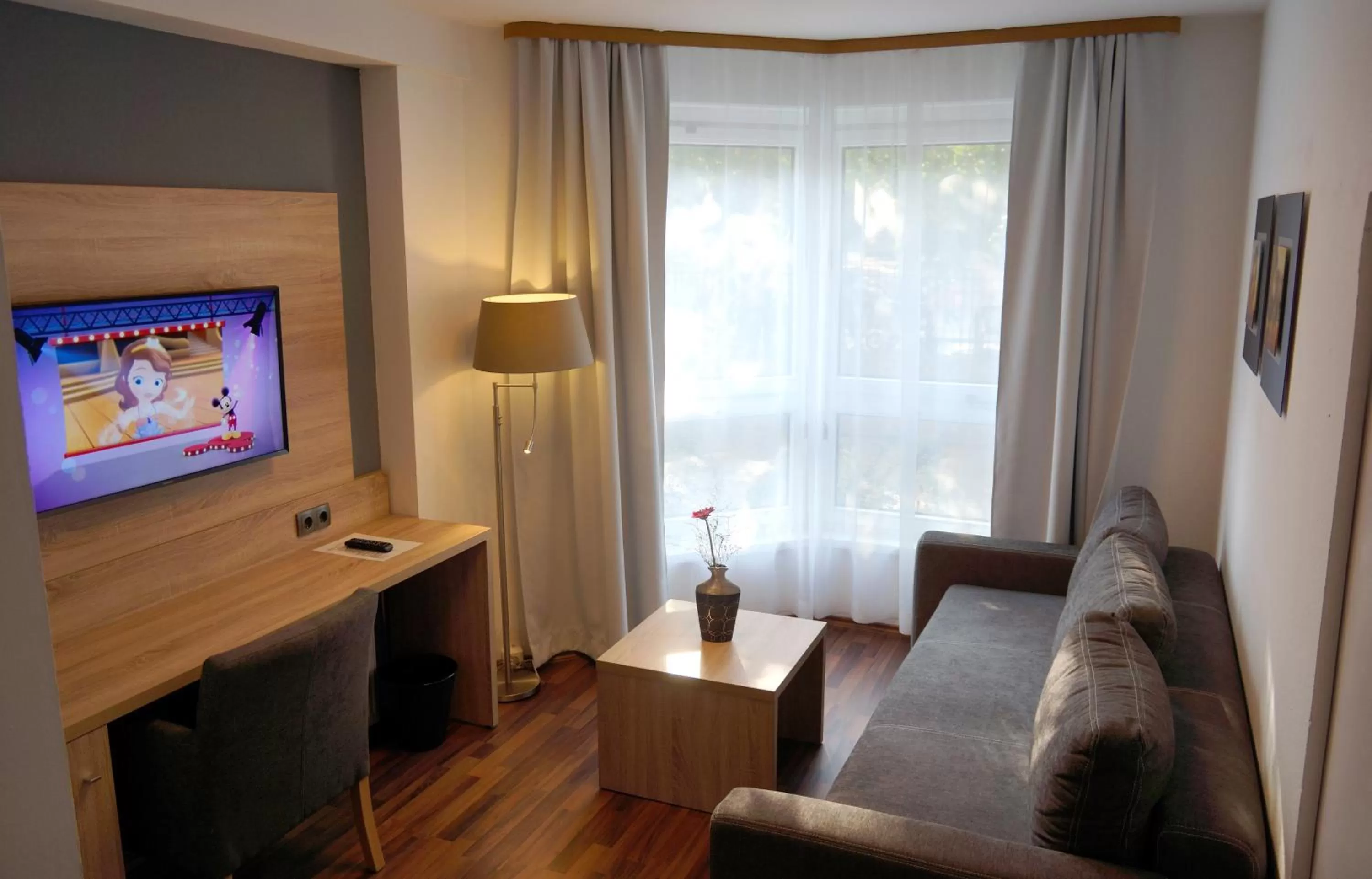 Photo of the whole room in BlnCty Hotel