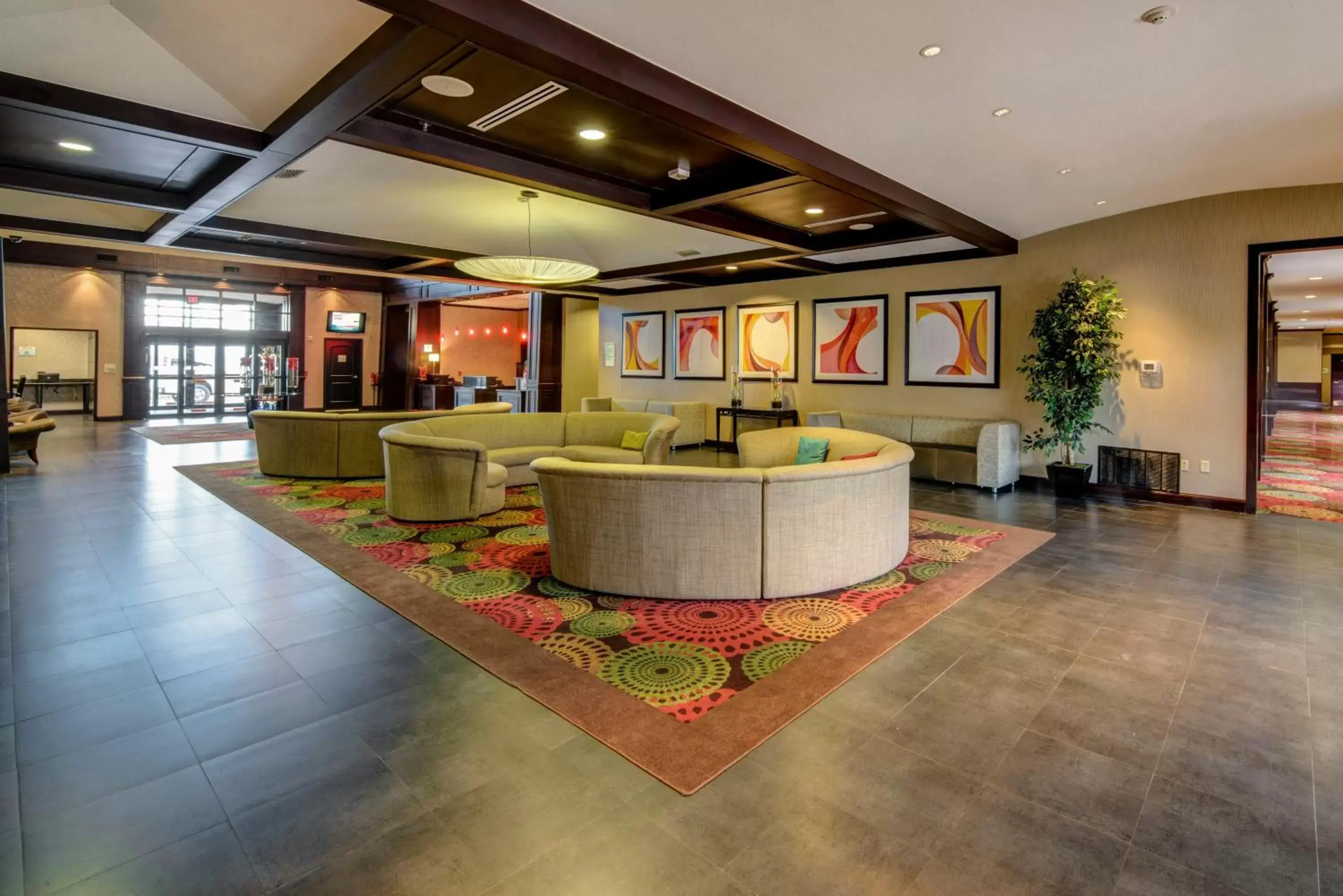 Property building, Lobby/Reception in Holiday Inn Arlington Northeast, an IHG Hotel