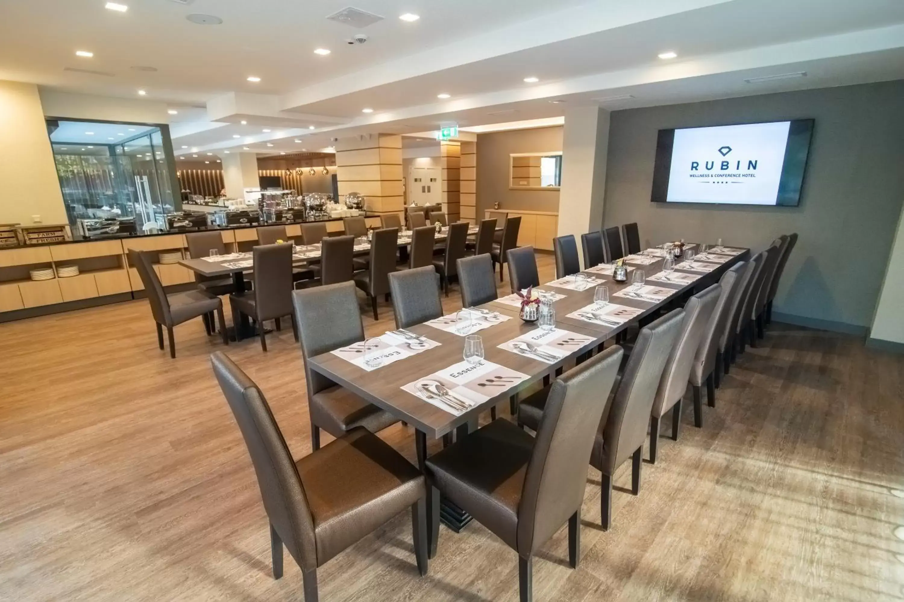 Restaurant/Places to Eat in Rubin Wellness & Conference Hotel