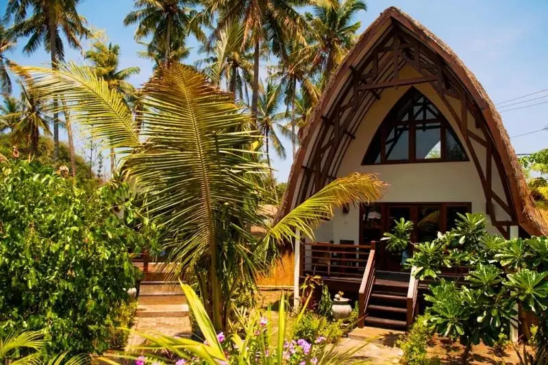 Facade/entrance, Property Building in Oceans 5 Dive Resort