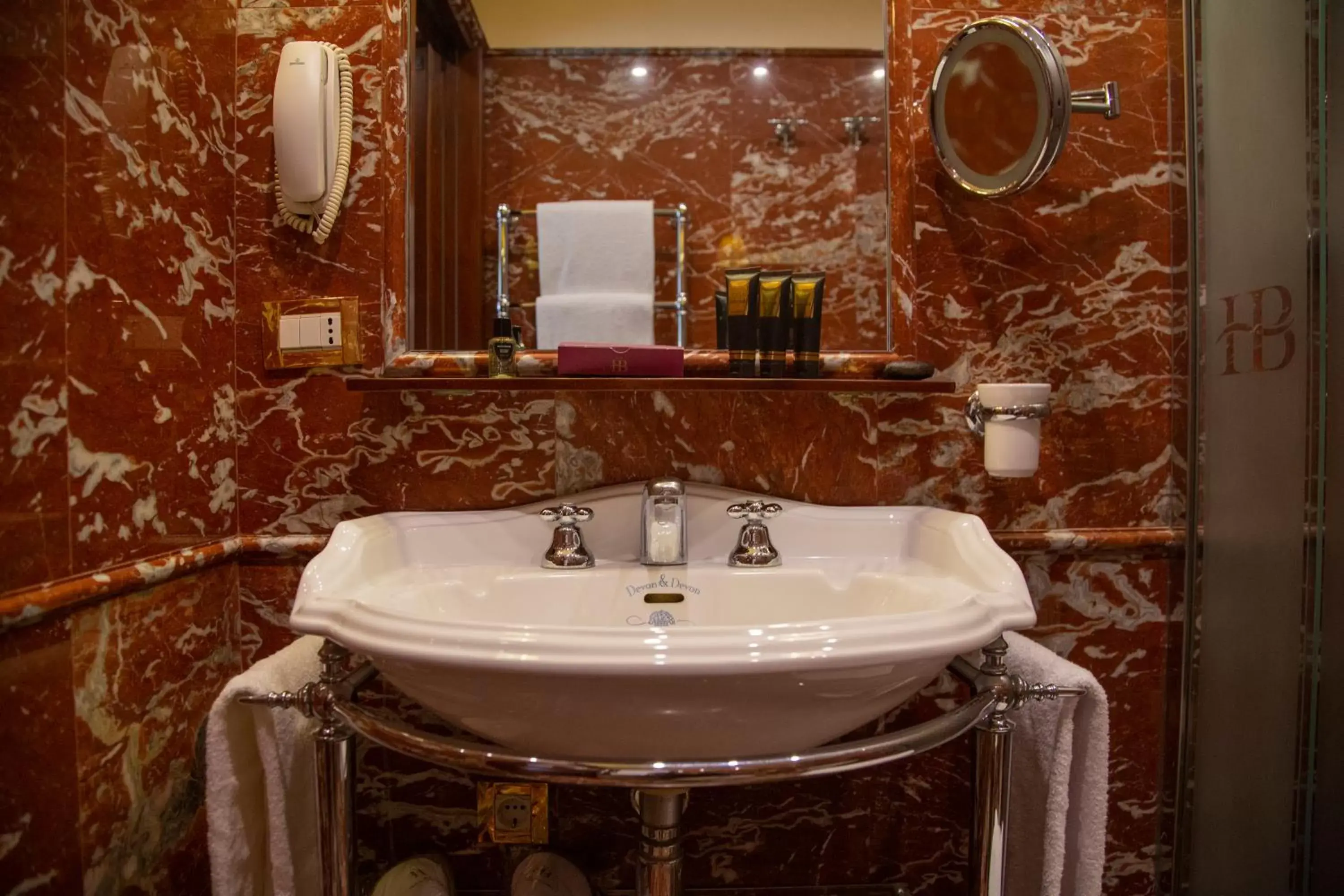 Bathroom in Hotel Bucintoro