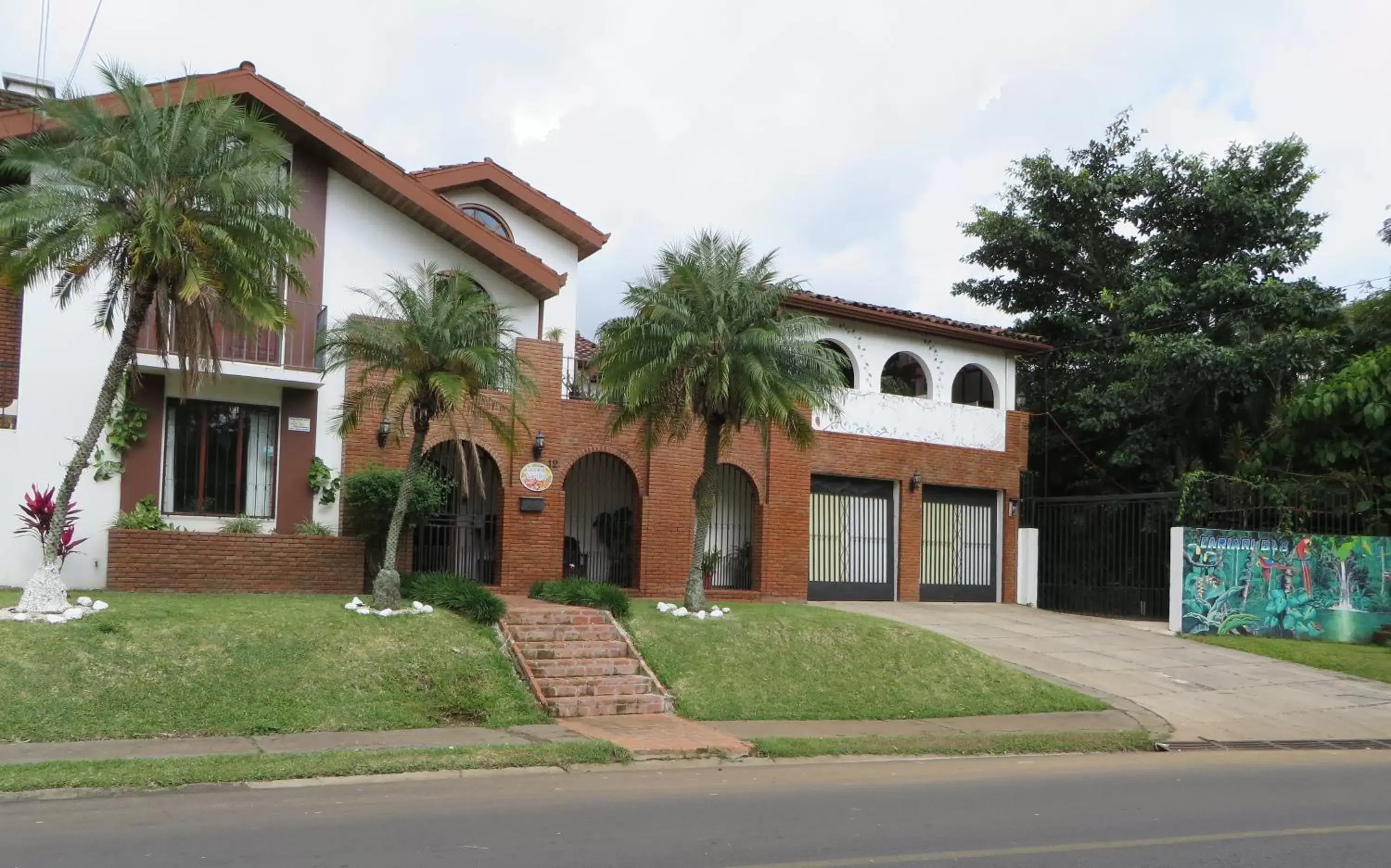 Facade/entrance, Property Building in Cariari Bed & Breakfast