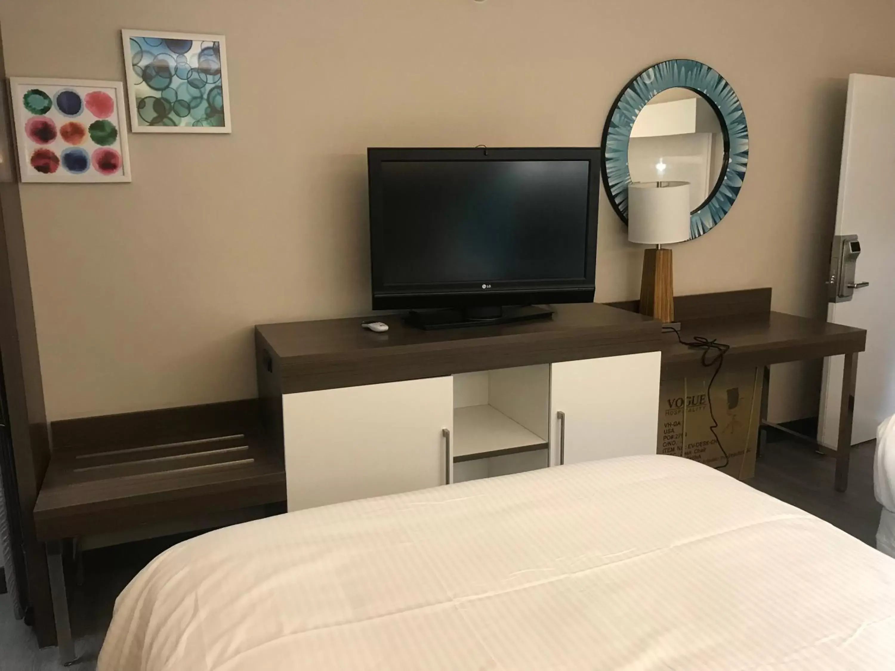 Bed in Oasis Inn Bed in Oasis Inn