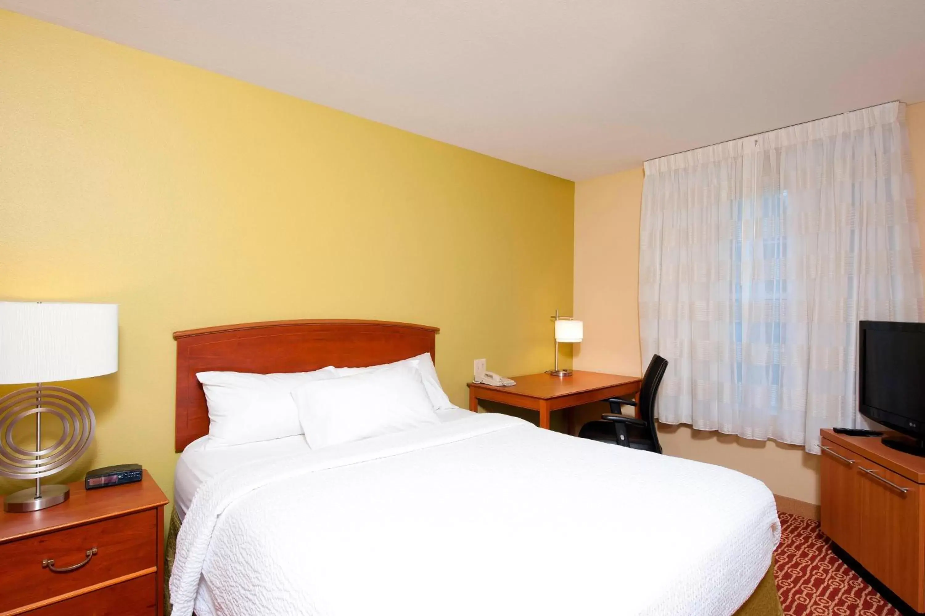 Bedroom, Bed in TownePlace Suites by Marriott Bloomington