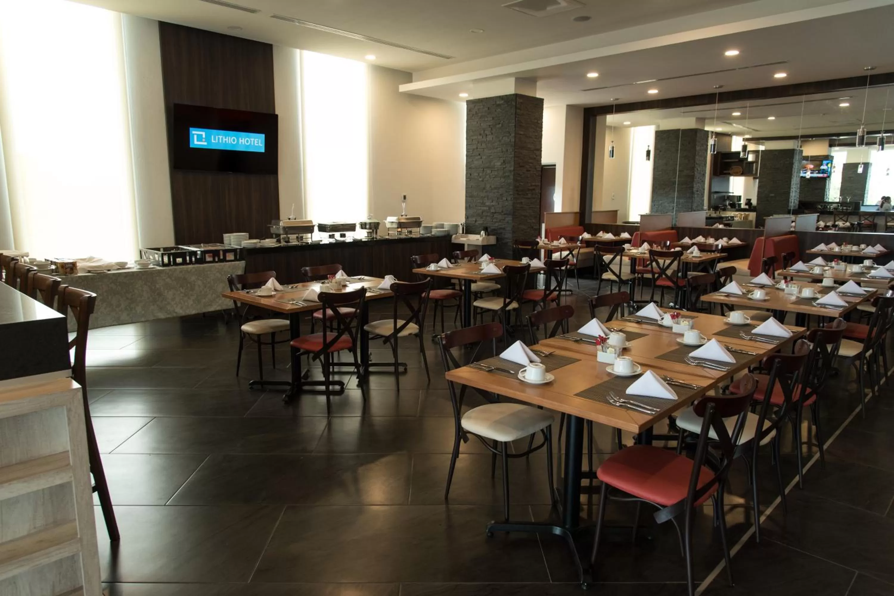 Restaurant/places to eat in Lithio Hotel