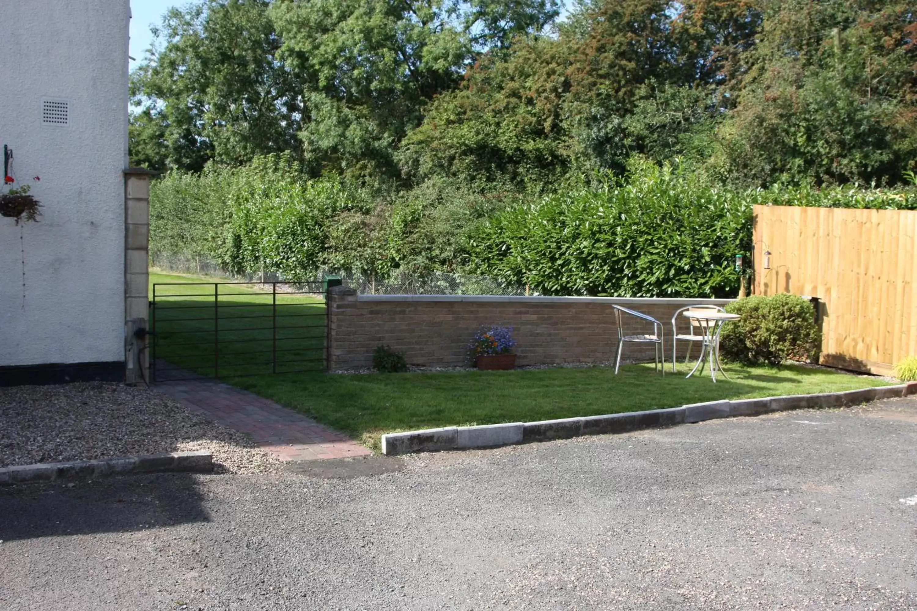 Facade/entrance, Garden in Broadwell Guest House