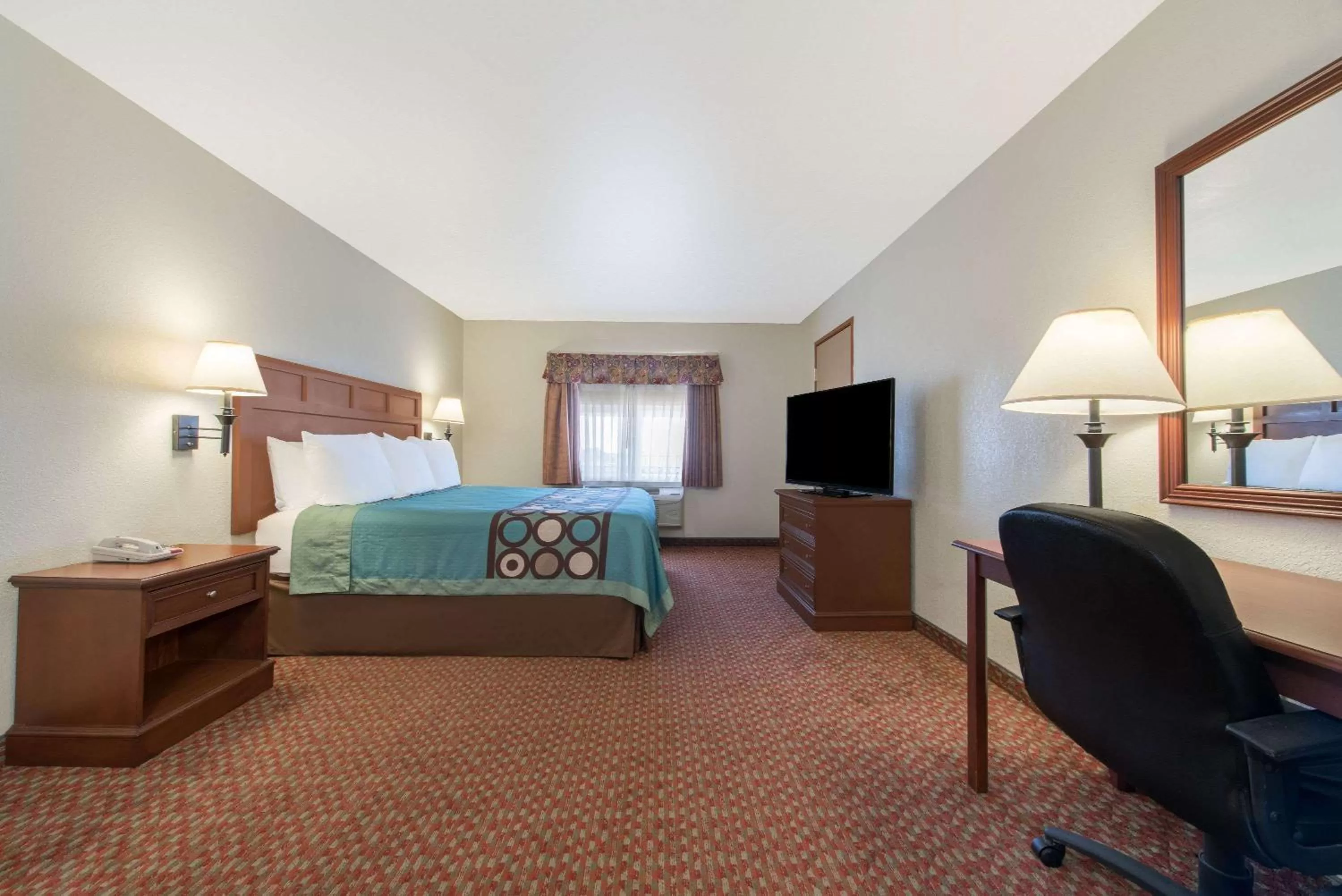 TV and multimedia, Bed in Super 8 by Wyndham Abilene South