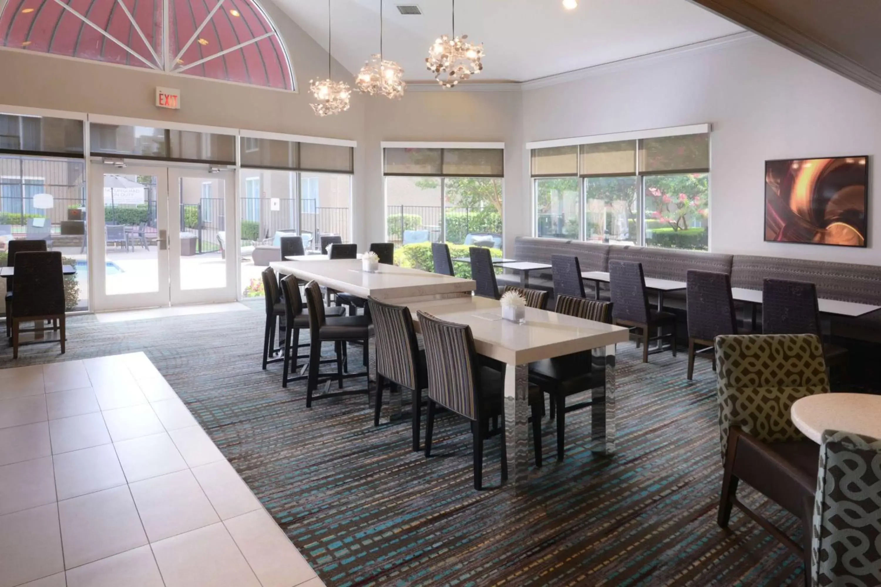 Lobby or reception in Sonesta ES Suites Dallas Medical Market Center