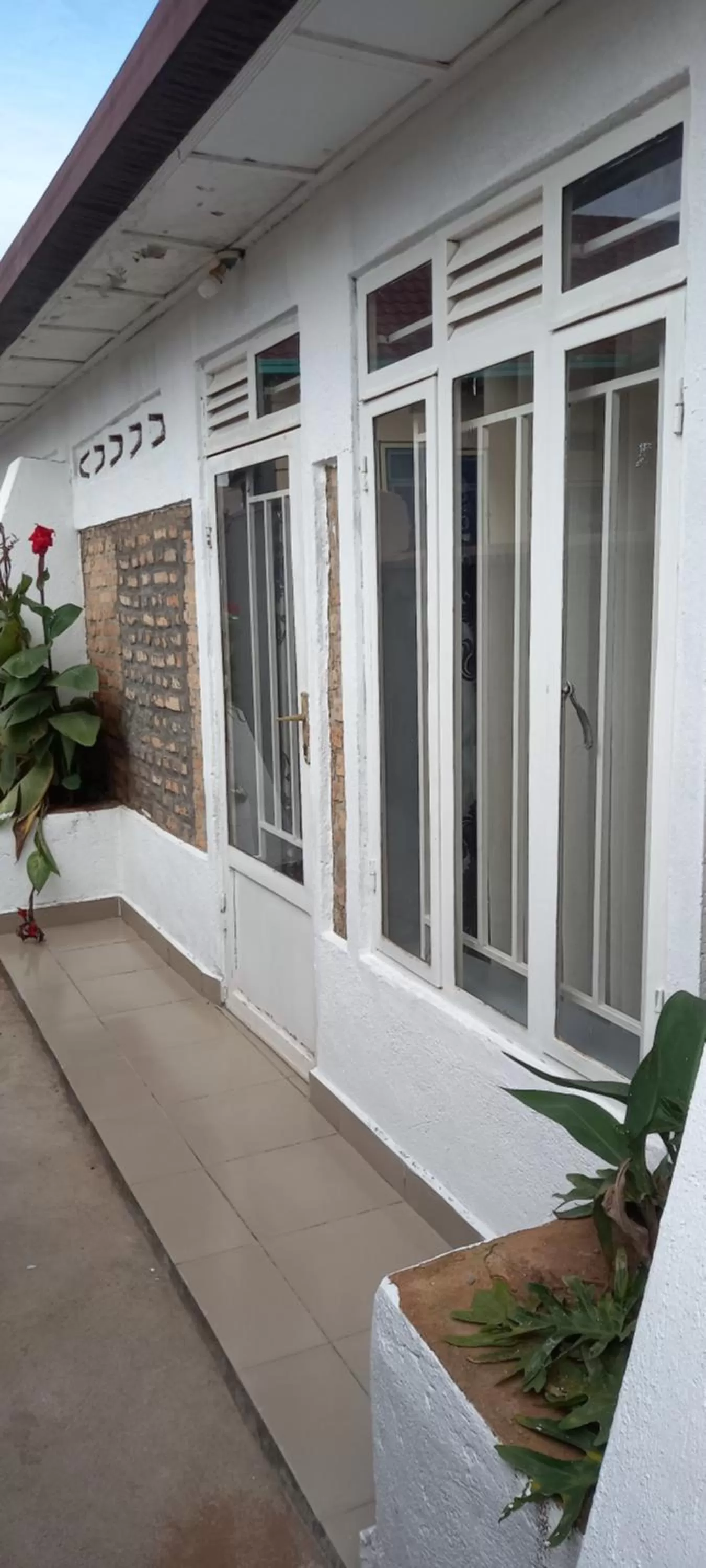 Tommy's Budget Rooms