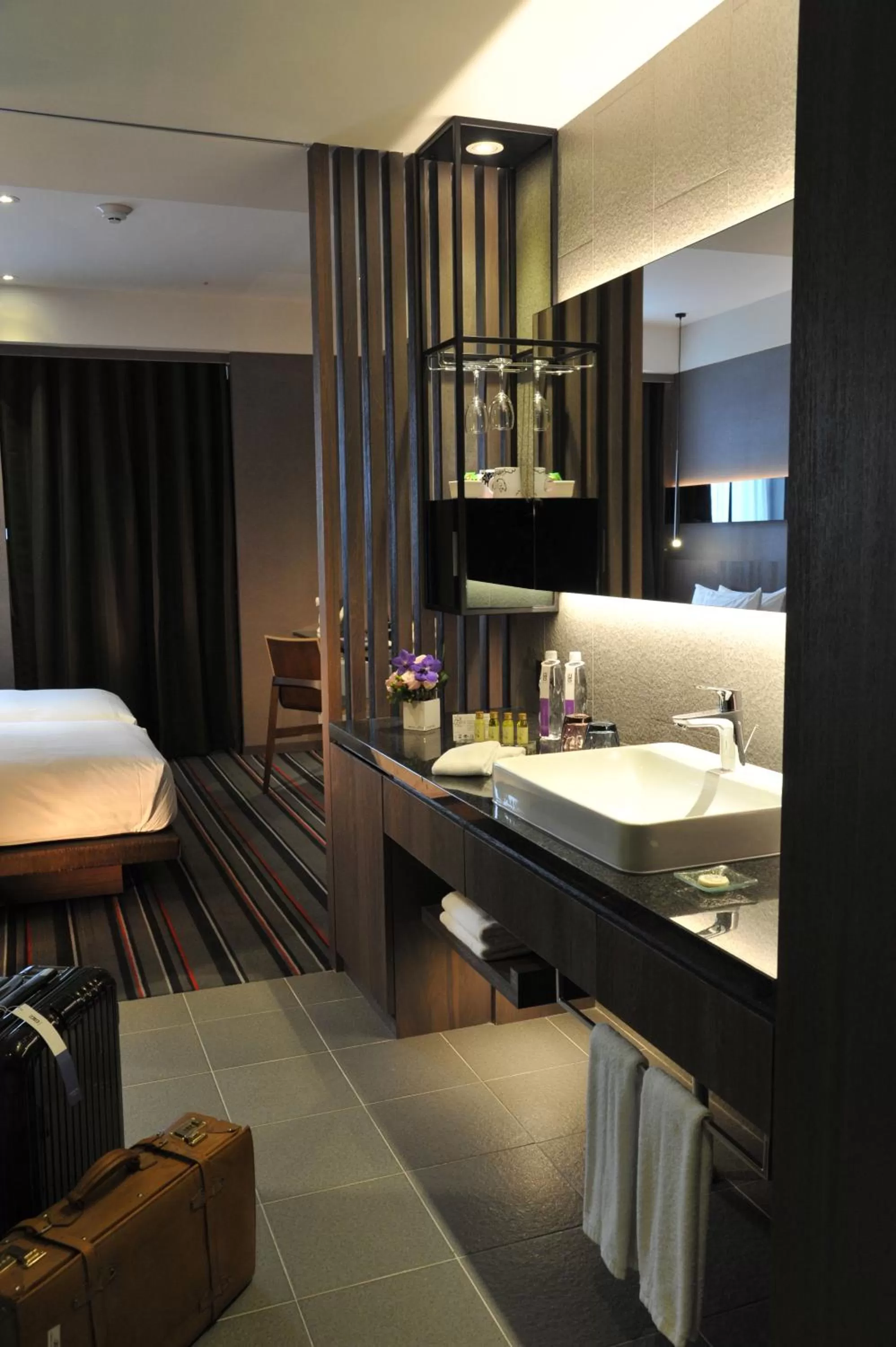 Bathroom, Bed in WESTGATE Hotel