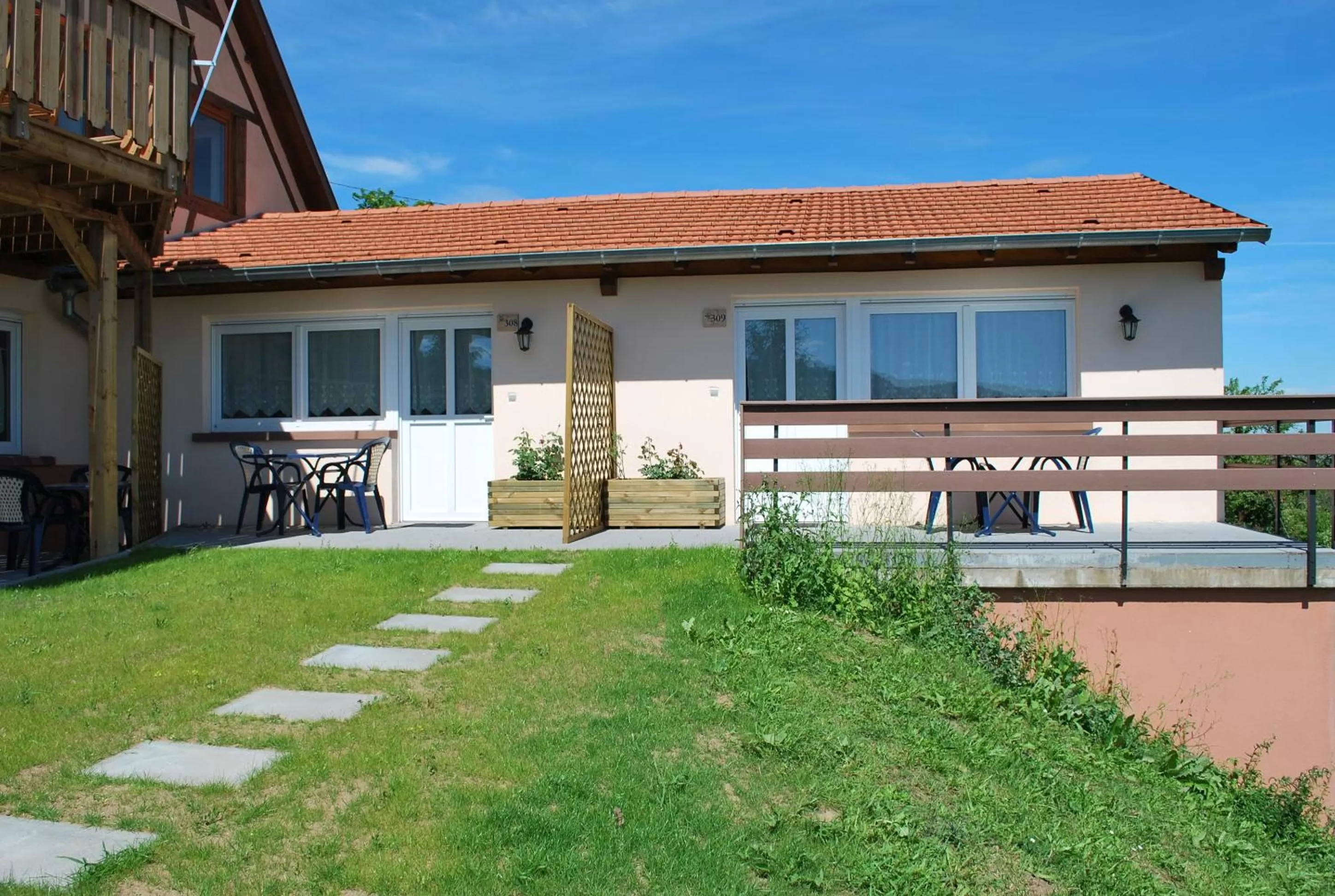 Facade/entrance in Chambres d'hôtes Les vignes
