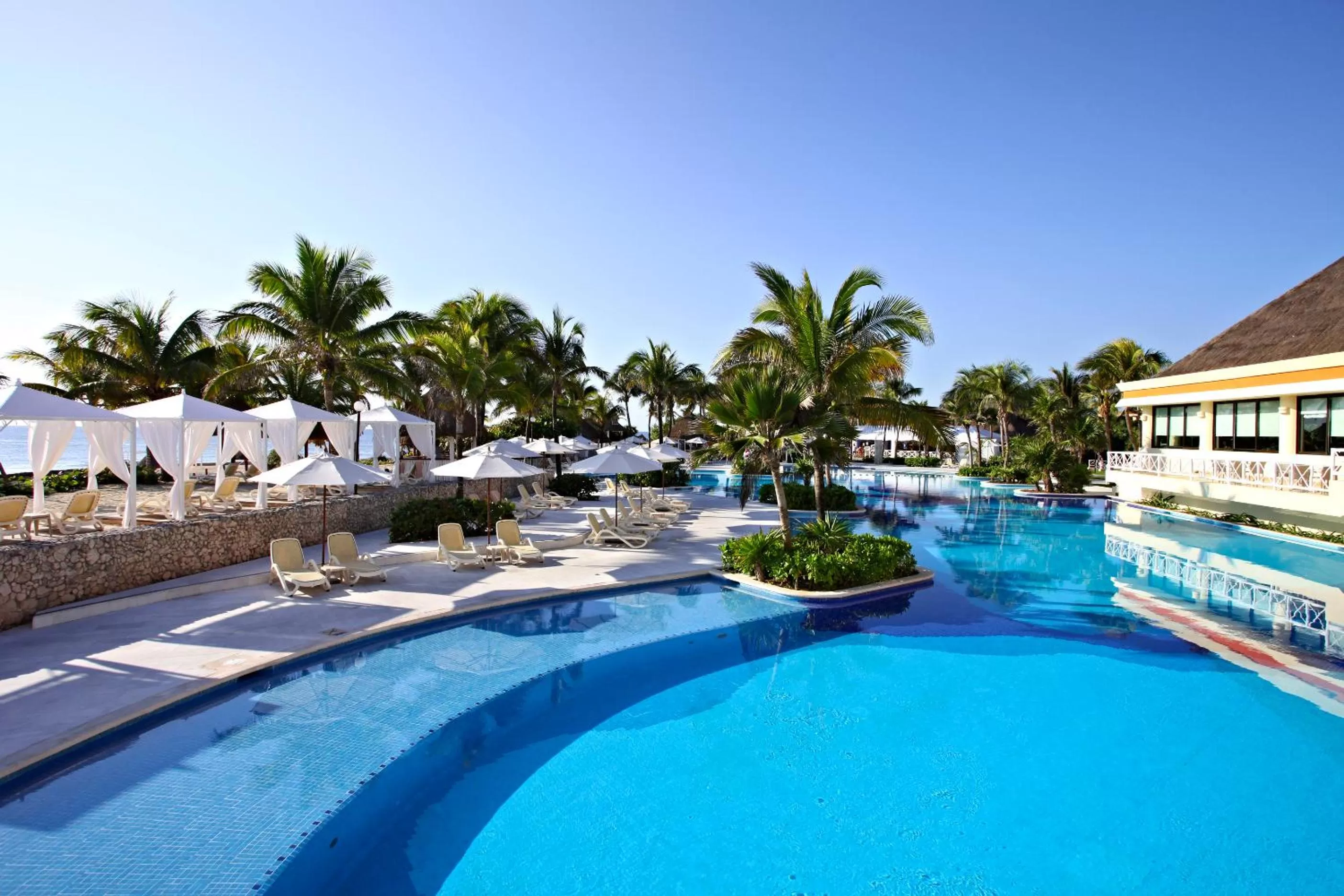 Day in Bahia Principe Luxury Akumal - All Inclusive