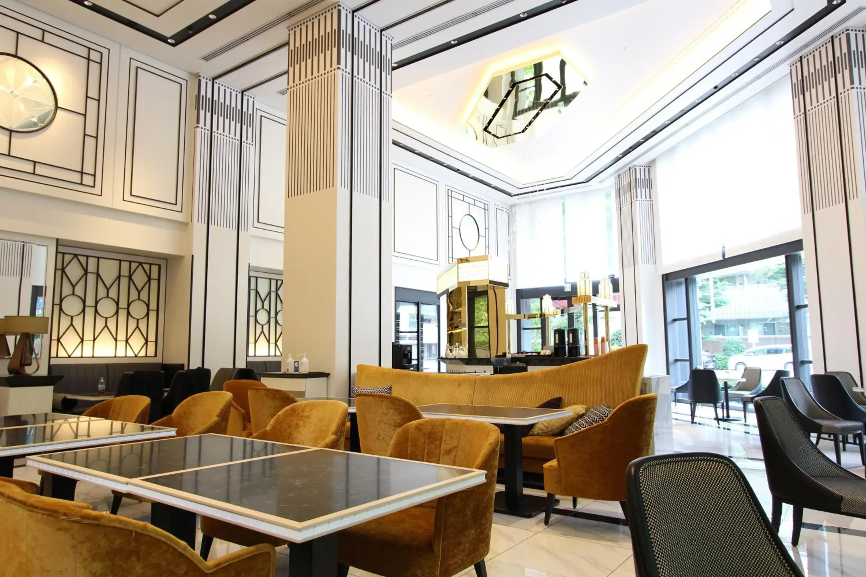 Lounge or bar in KOKO HOTEL Premier Nihonbashi Hamacho Lounge or bar in KOKO HOTEL Premier Nihonbashi Hamacho