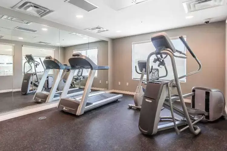 Fitness Center/Facilities in Lakes Inn at Dunvilla