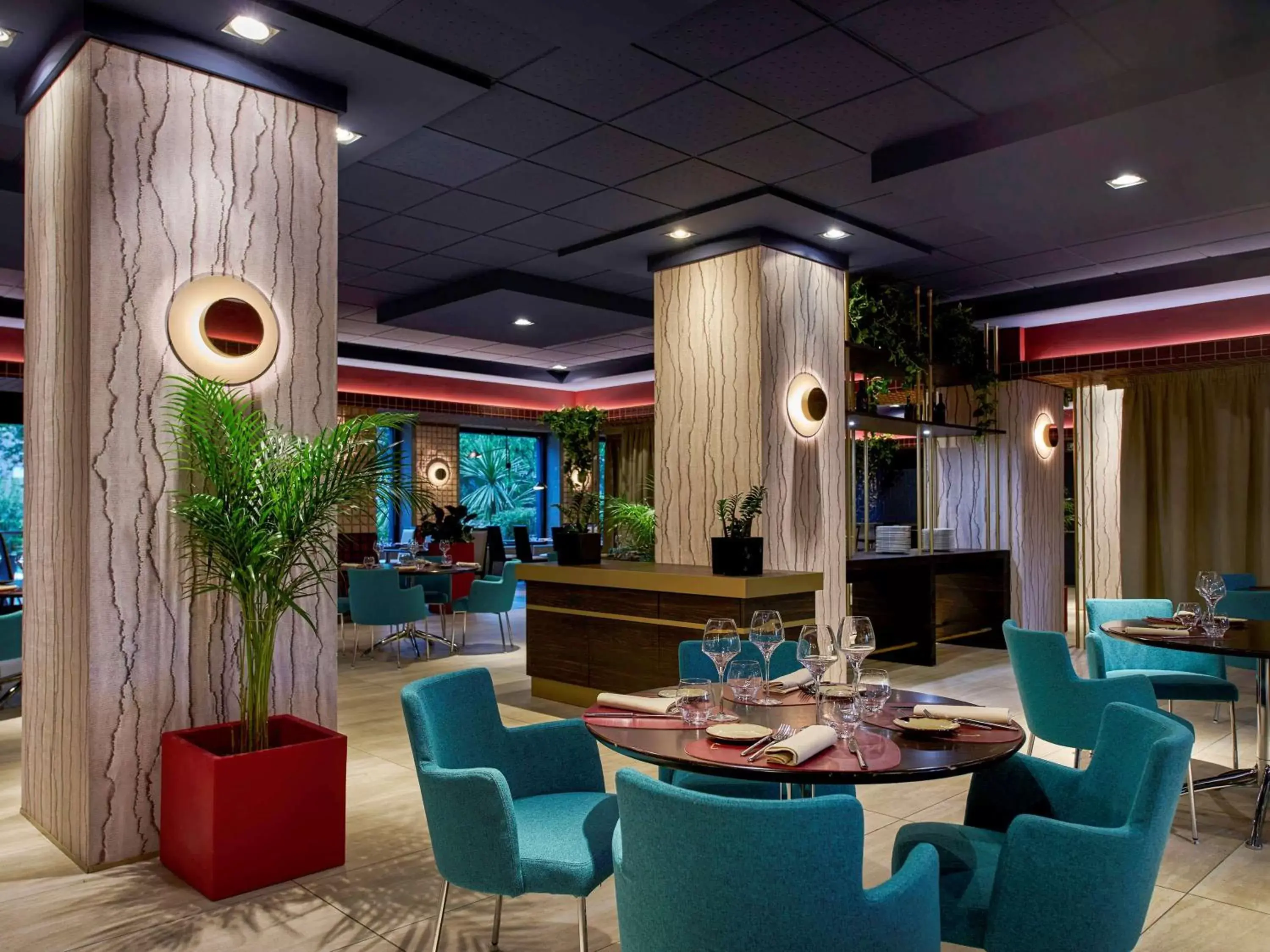 Property building, Restaurant/Places to Eat in Novotel Milano Nord Ca' Granda