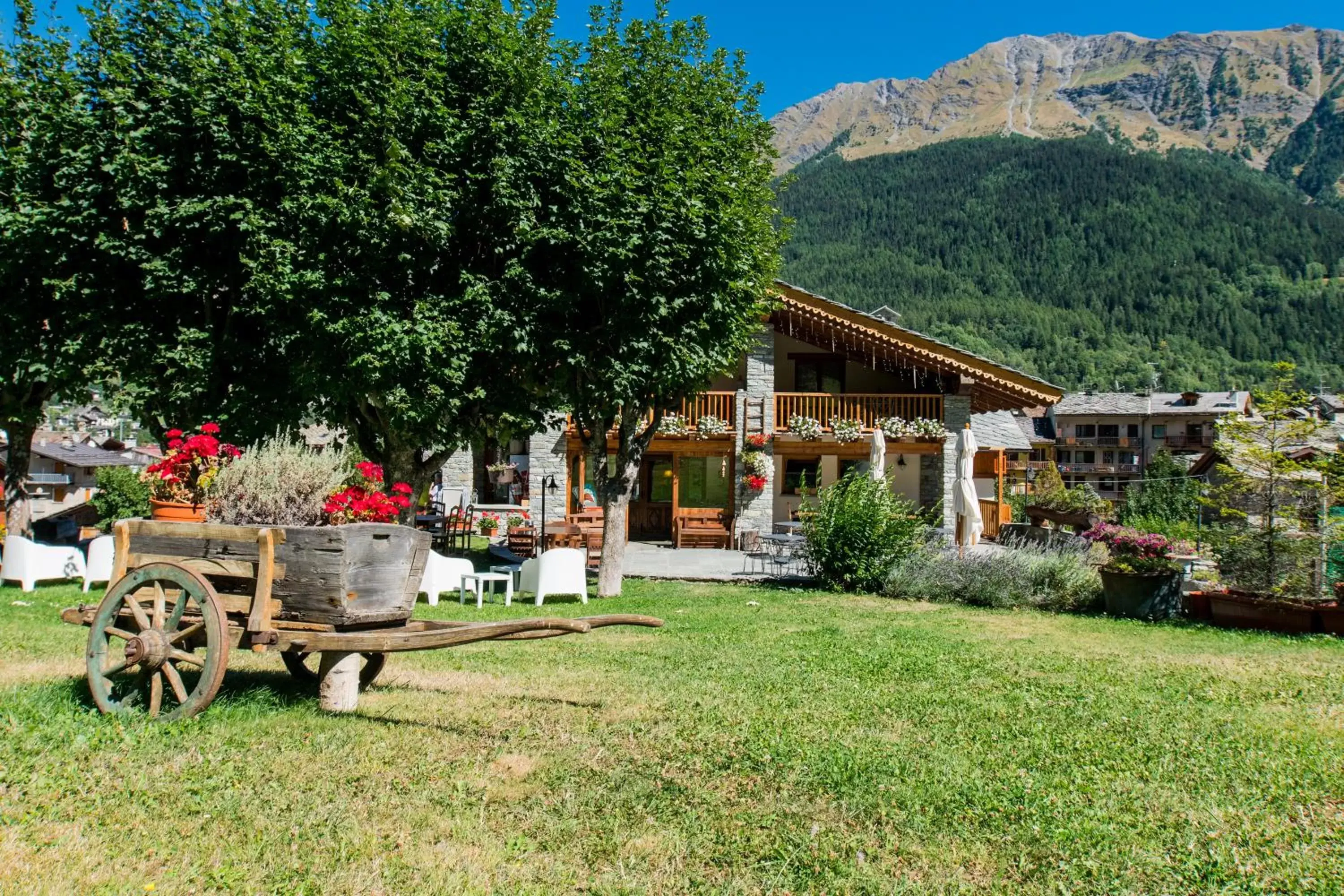 Garden, Property Building in Hotel Lo Campagnar