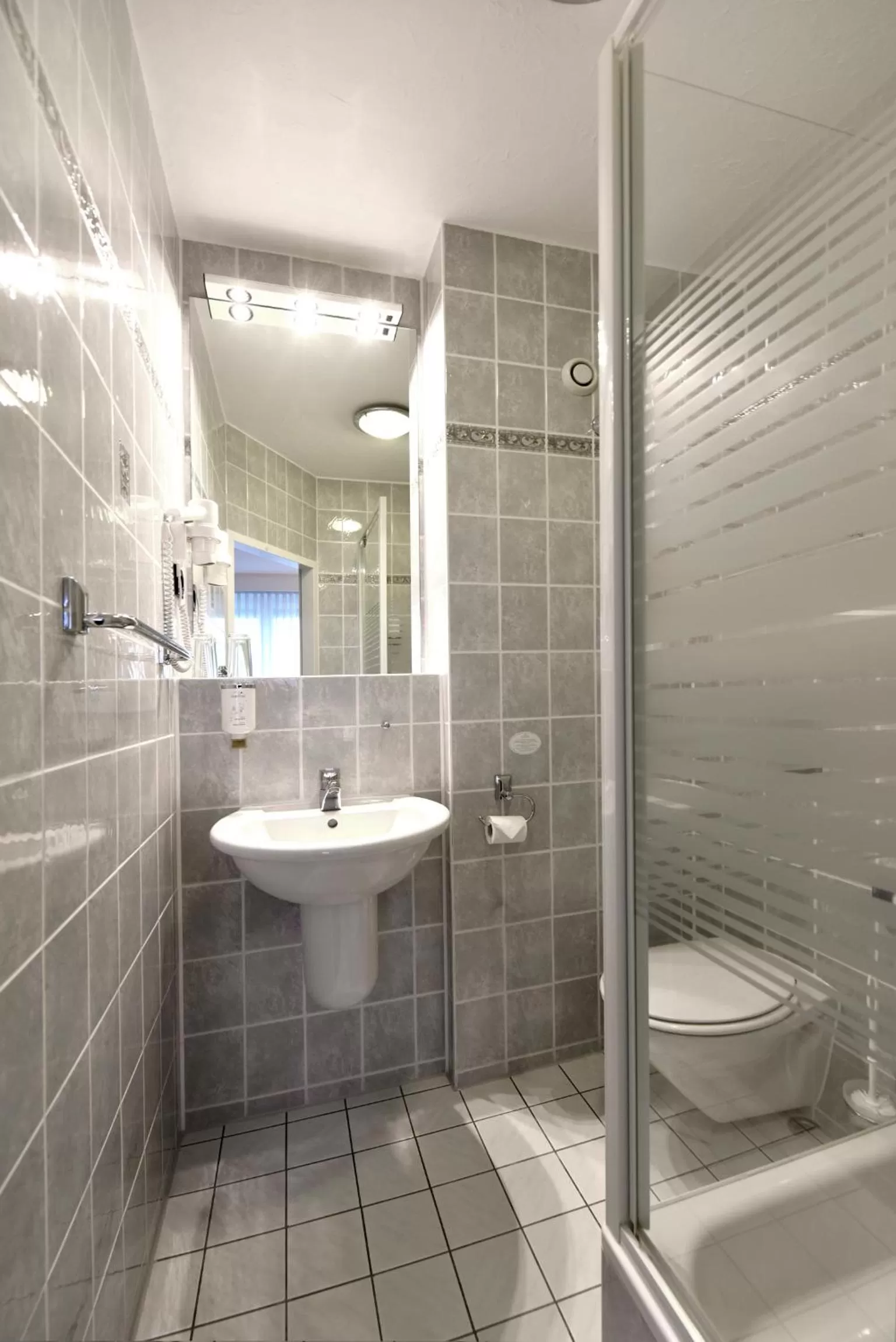 Bathroom in LAT Hotel & Apartmenthaus Berlin