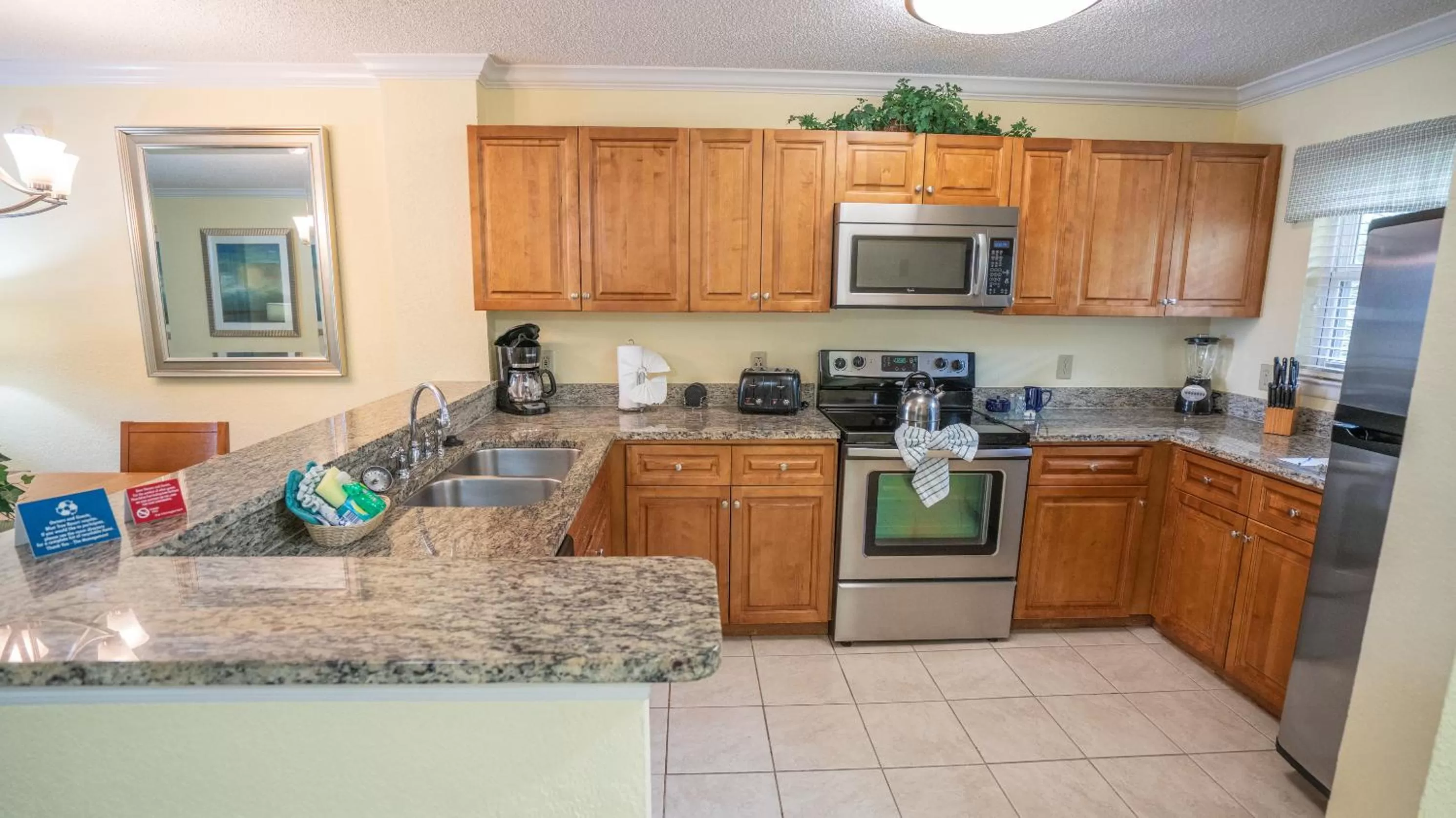 Kitchen or kitchenette in Blue Tree Resort at Lake Buena Vista