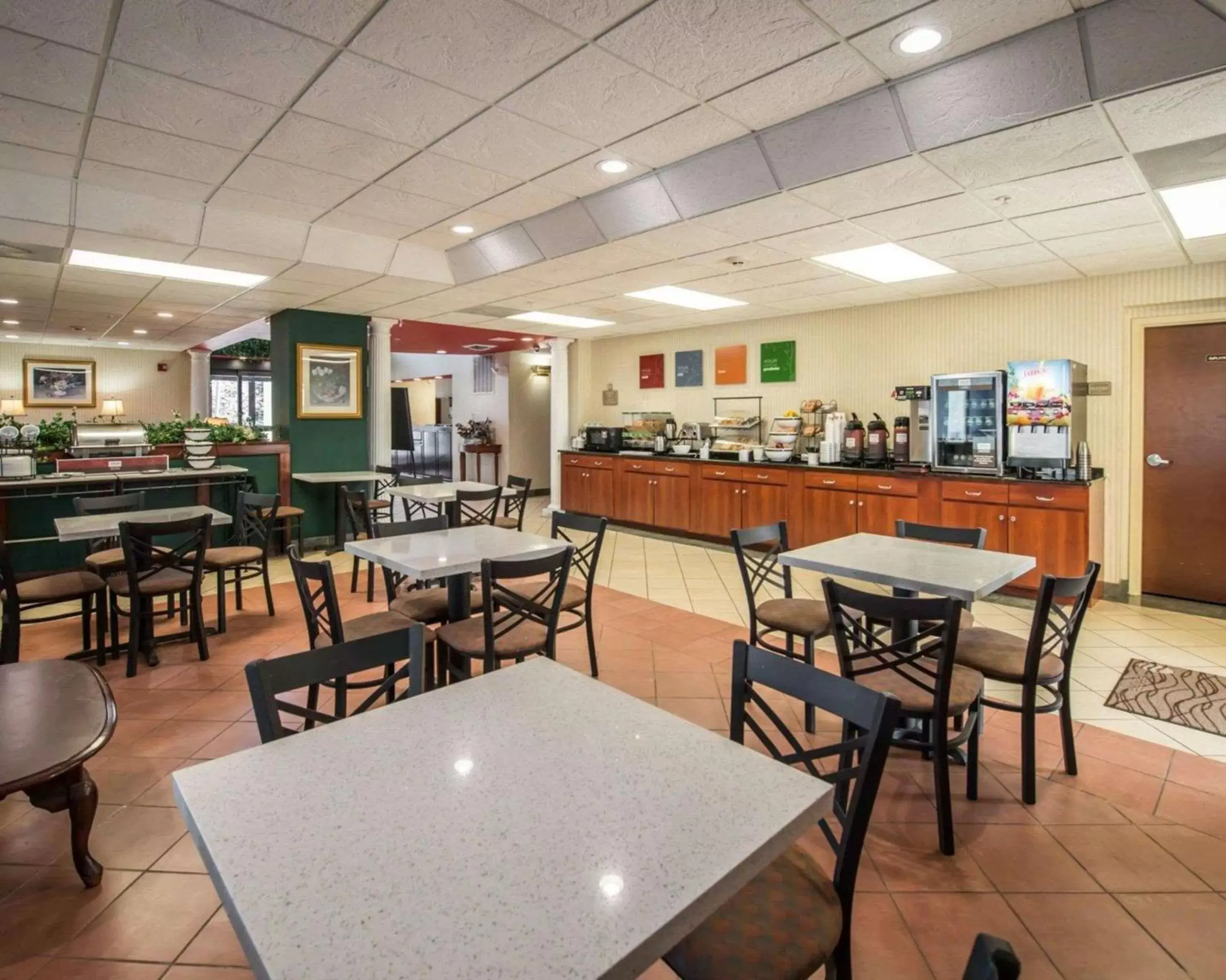 Restaurant/Places to Eat in Comfort Inn & Suites