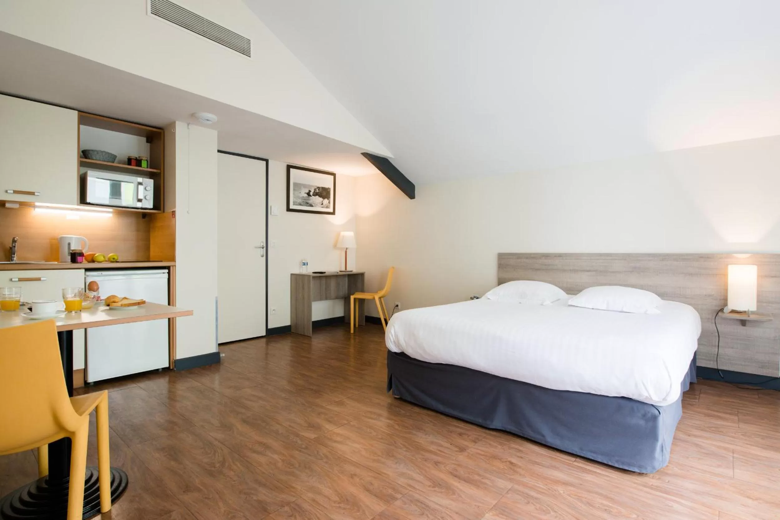 Bed in Comfort Aparthotel Saint-Nazaire Les Portes de l Ocean